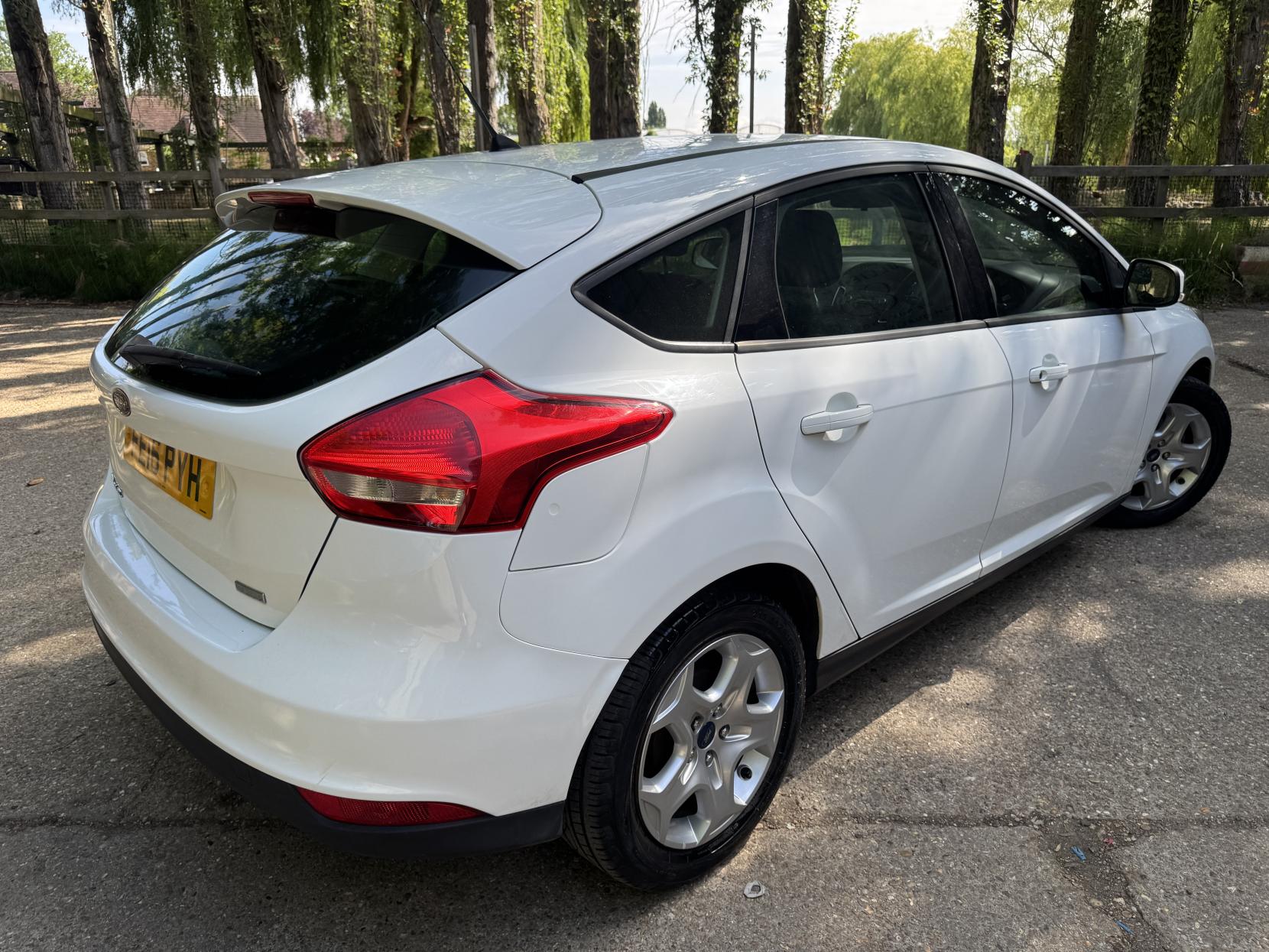 Ford Focus 1.0T EcoBoost 99g Style Hatchback 5dr Petrol Manual Euro 6 (s/s) (100 ps)