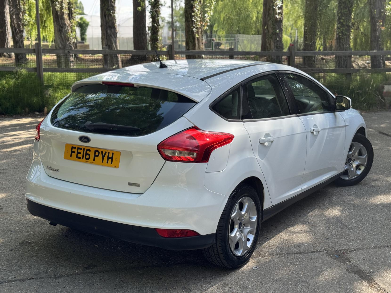 Ford Focus 1.0T EcoBoost 99g Style Hatchback 5dr Petrol Manual Euro 6 (s/s) (100 ps)