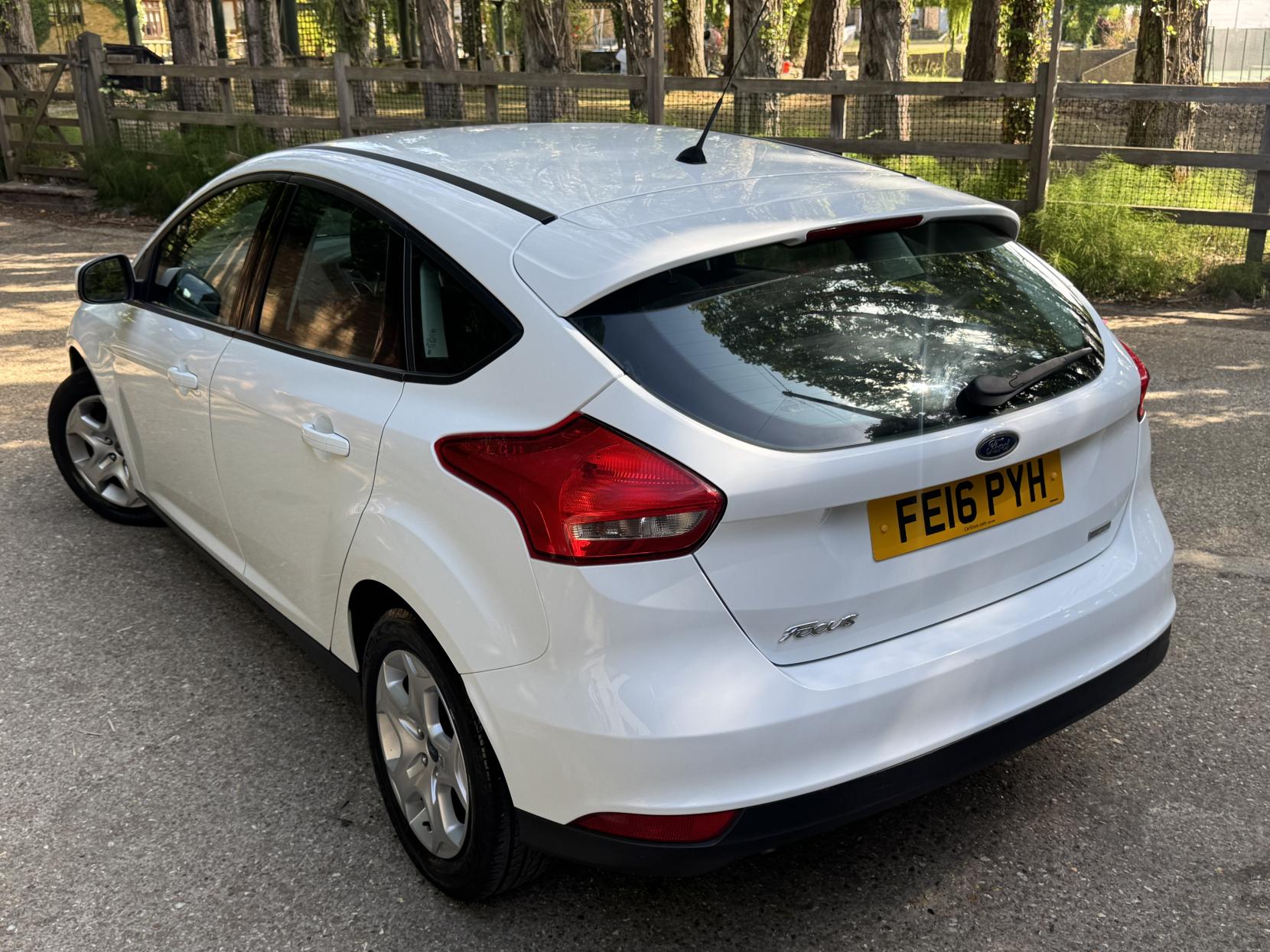 Ford Focus 1.0T EcoBoost 99g Style Hatchback 5dr Petrol Manual Euro 6 (s/s) (100 ps)