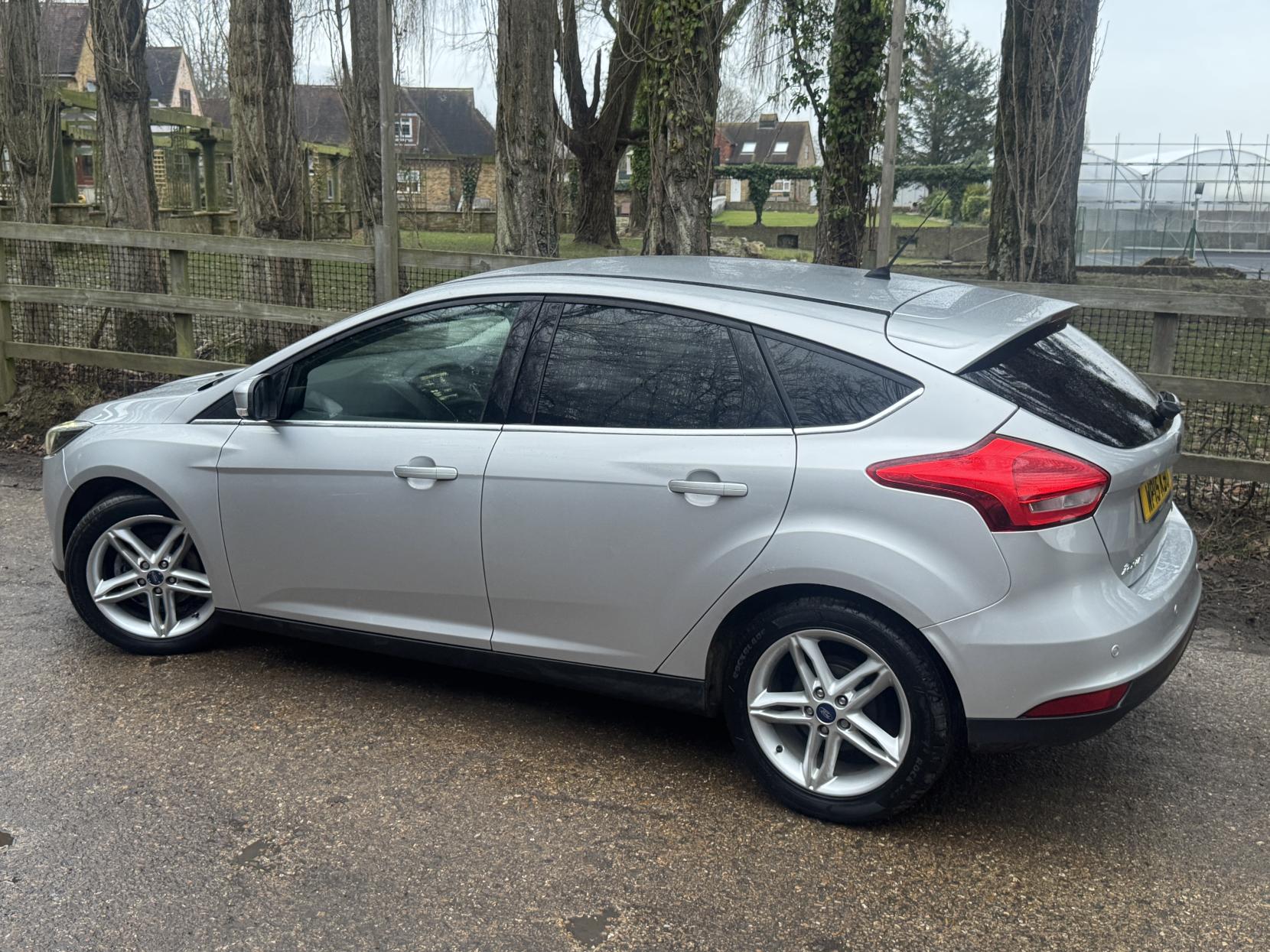 Ford Focus 1.0T EcoBoost Titanium Hatchback 5dr Petrol Manual Euro 6 (s/s) (125 ps)