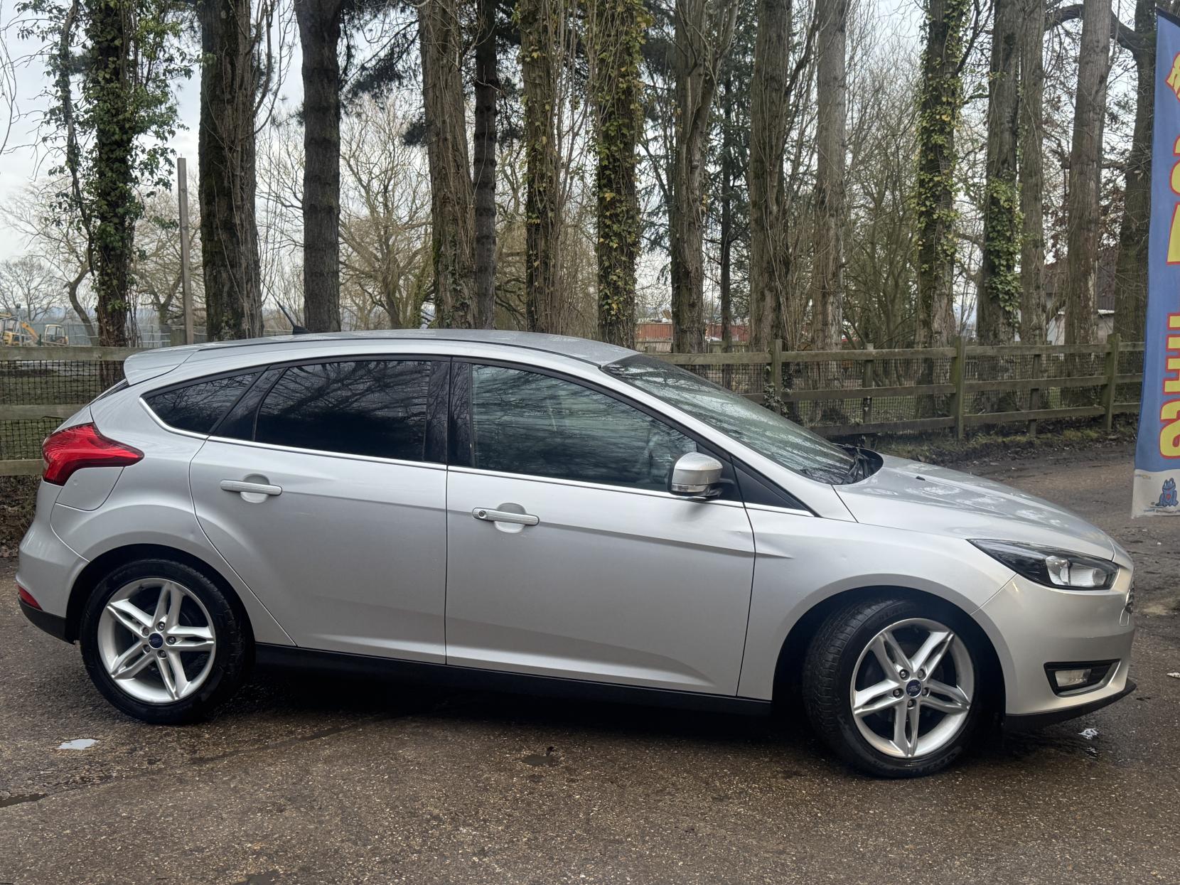 Ford Focus 1.0T EcoBoost Titanium Hatchback 5dr Petrol Manual Euro 6 (s/s) (125 ps)