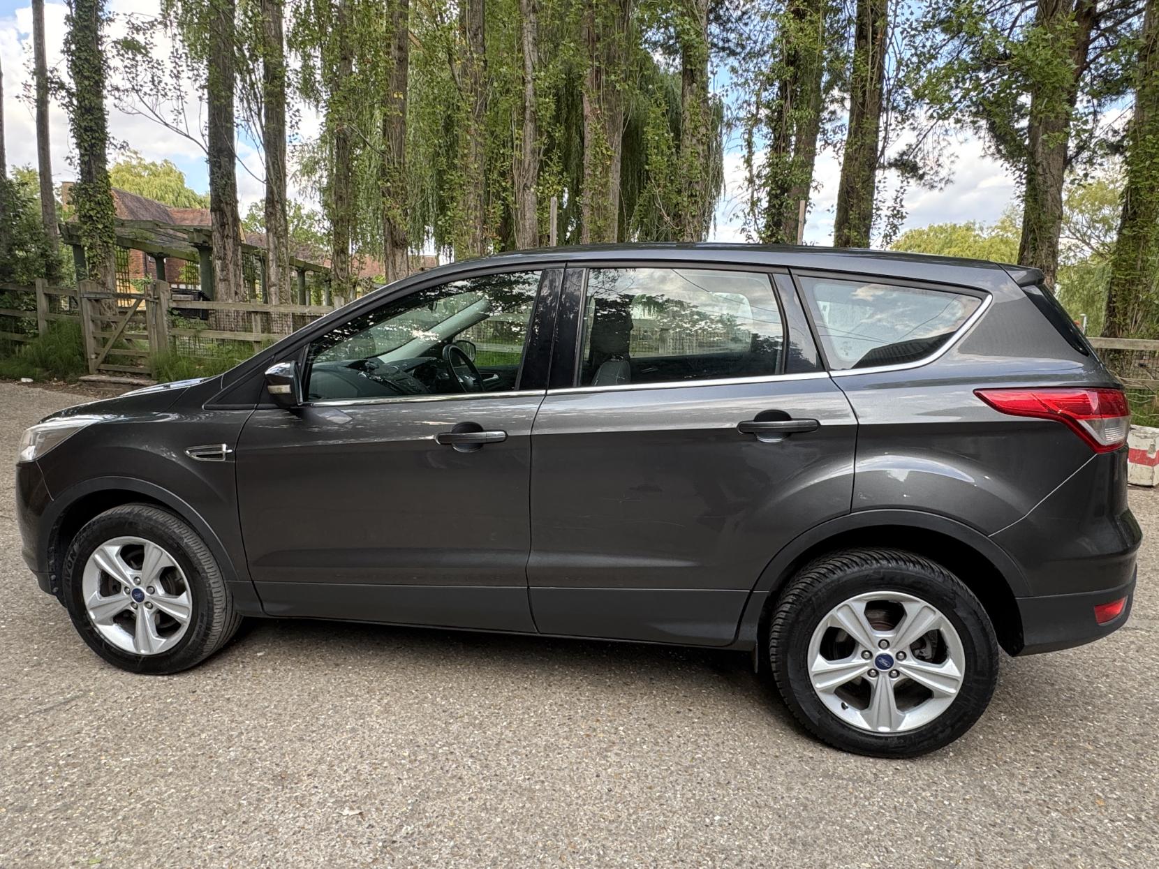 Ford Kuga 2.0 TDCi Zetec SUV 5dr Diesel Powershift AWD Euro 6 (s/s) (150 ps)