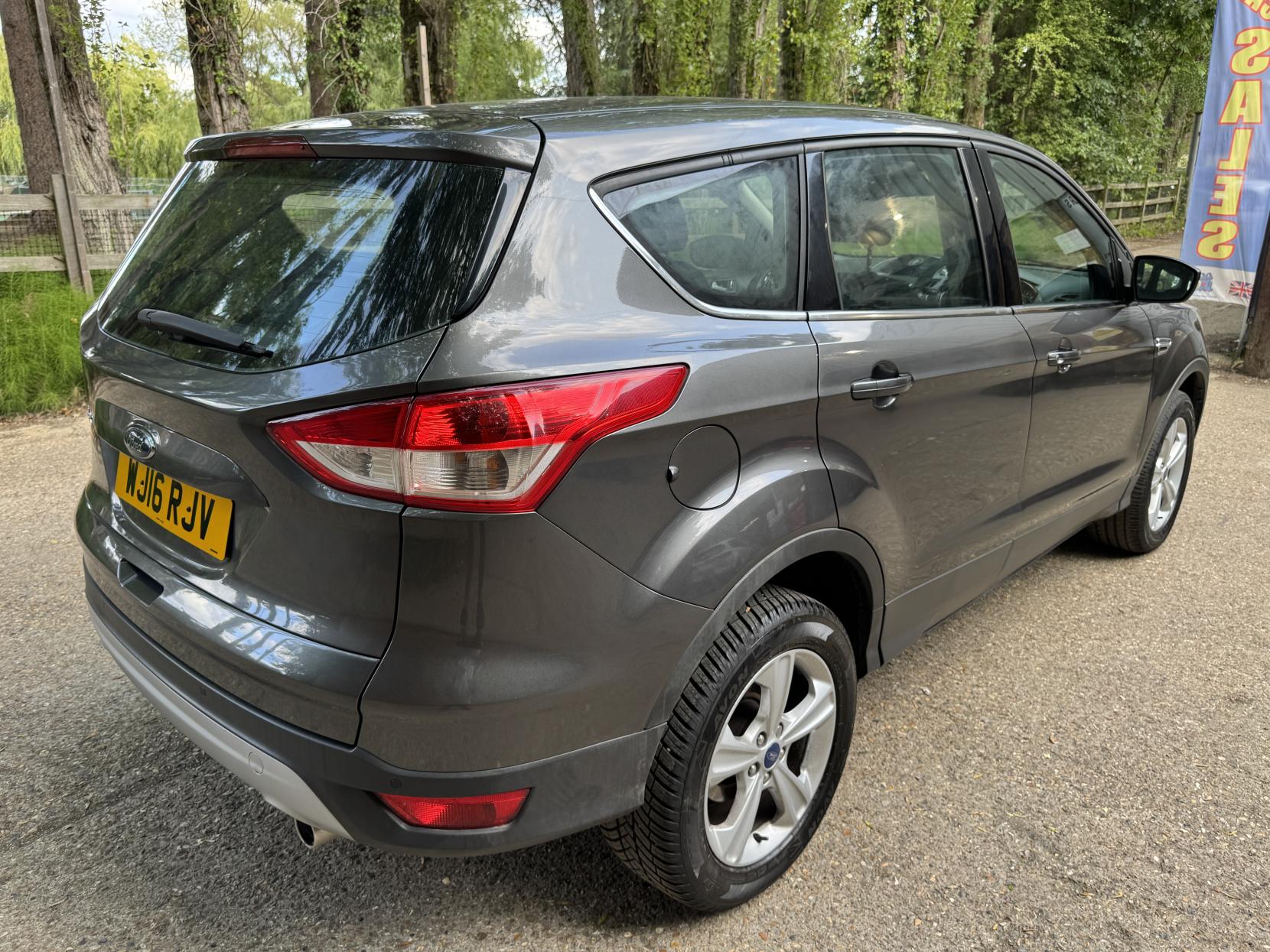 Ford Kuga 2.0 TDCi Zetec SUV 5dr Diesel Powershift AWD Euro 6 (s/s) (150 ps)