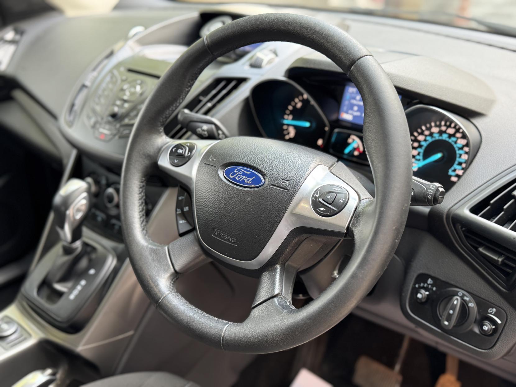 Ford Kuga 2.0 TDCi Zetec SUV 5dr Diesel Powershift AWD Euro 6 (s/s) (150 ps)