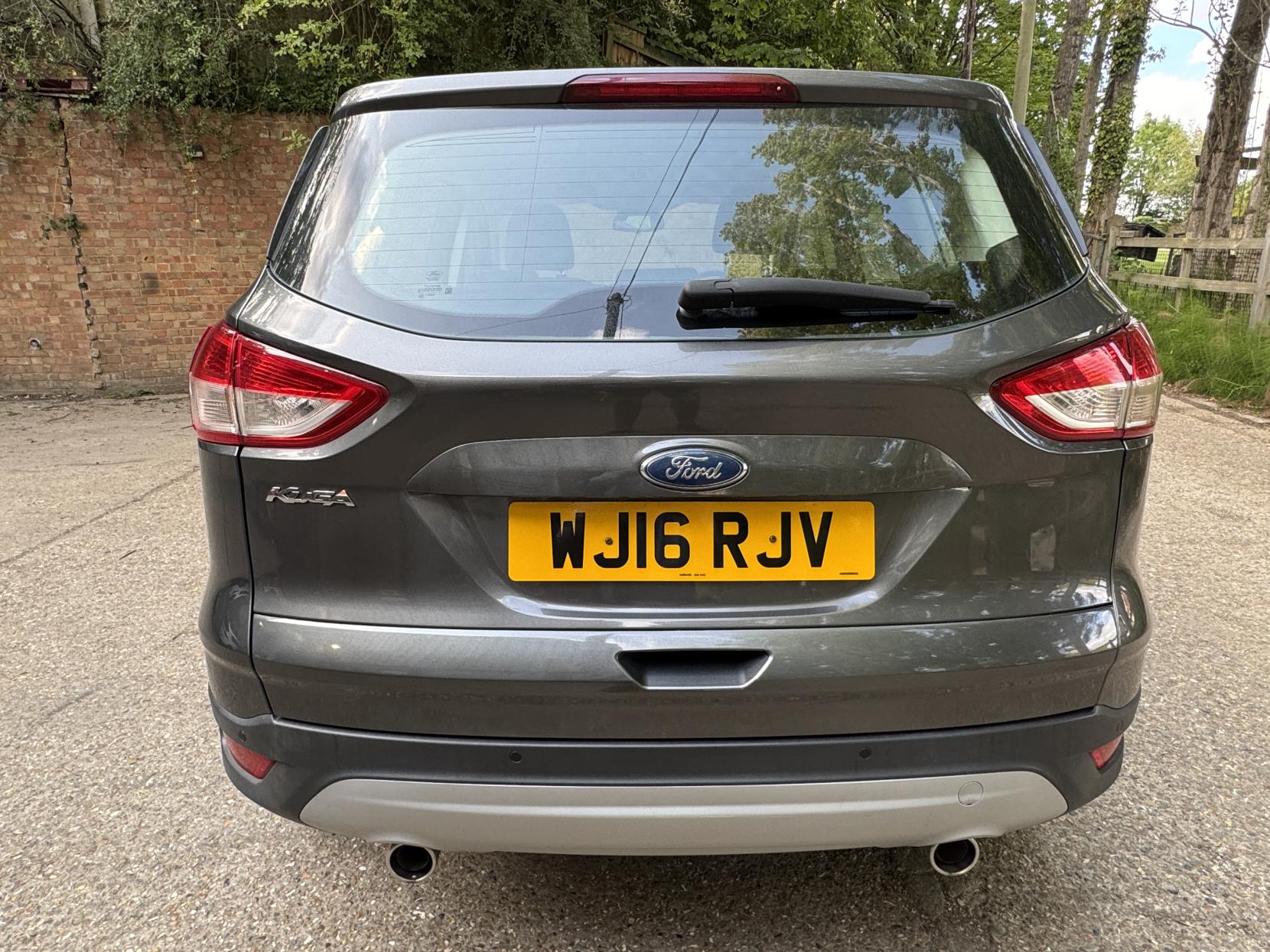 Ford Kuga 2.0 TDCi Zetec SUV 5dr Diesel Powershift AWD Euro 6 (s/s) (150 ps)