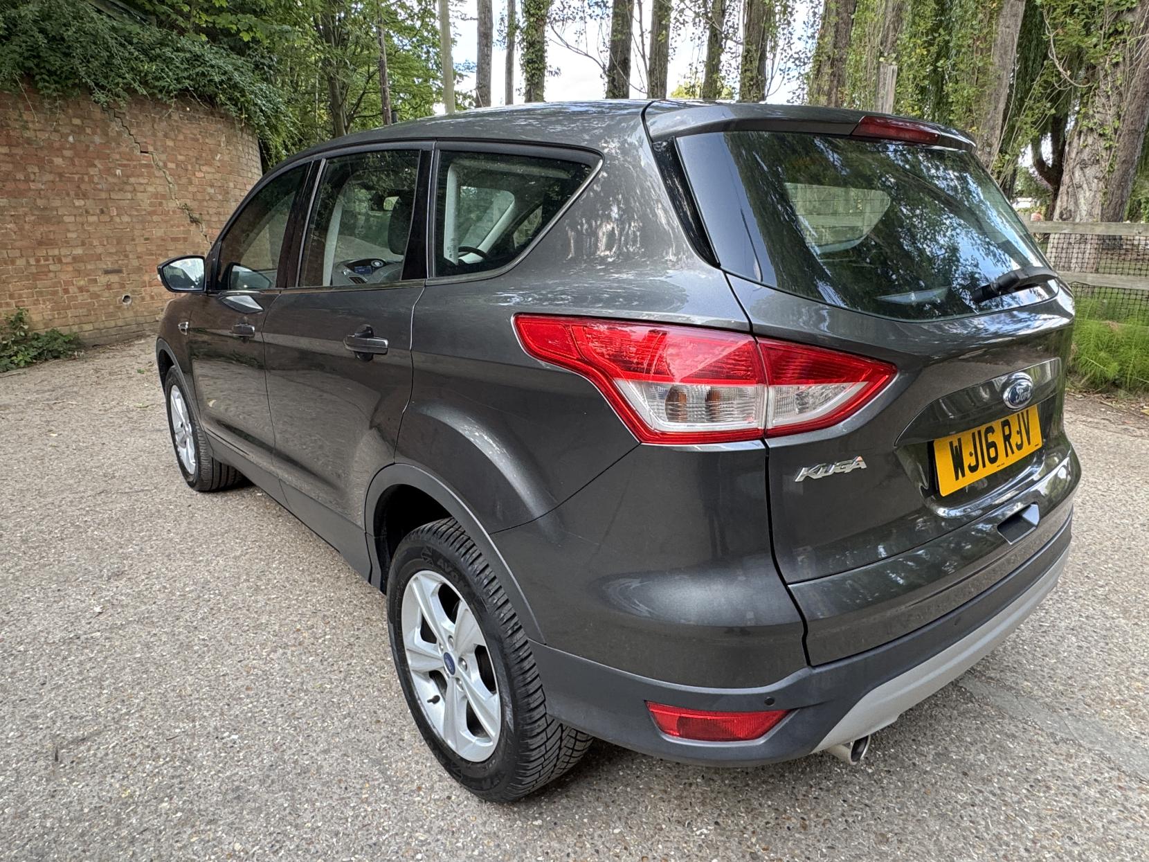 Ford Kuga 2.0 TDCi Zetec SUV 5dr Diesel Powershift AWD Euro 6 (s/s) (150 ps)