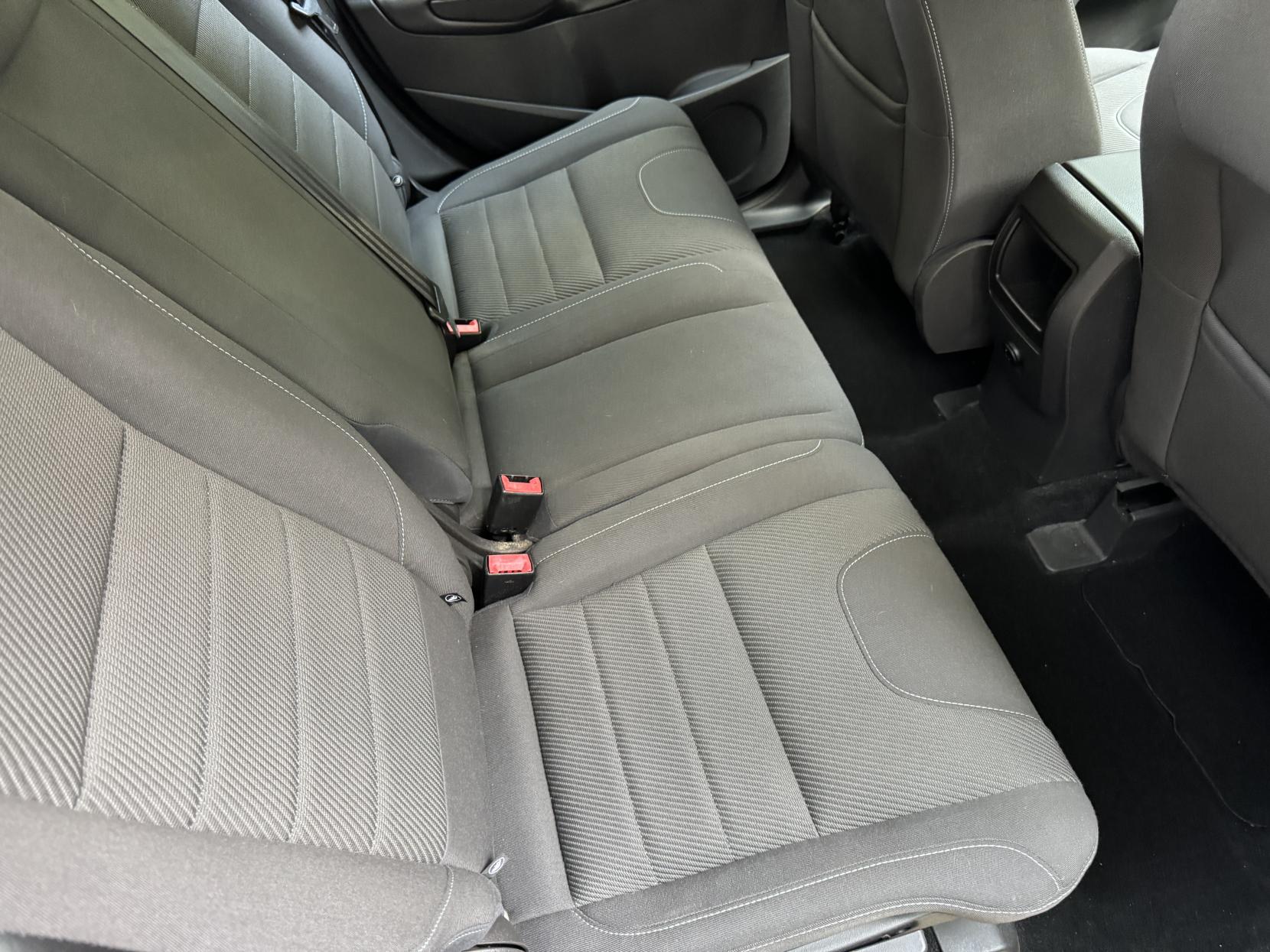 Ford Kuga 2.0 TDCi Zetec SUV 5dr Diesel Powershift AWD Euro 6 (s/s) (150 ps)