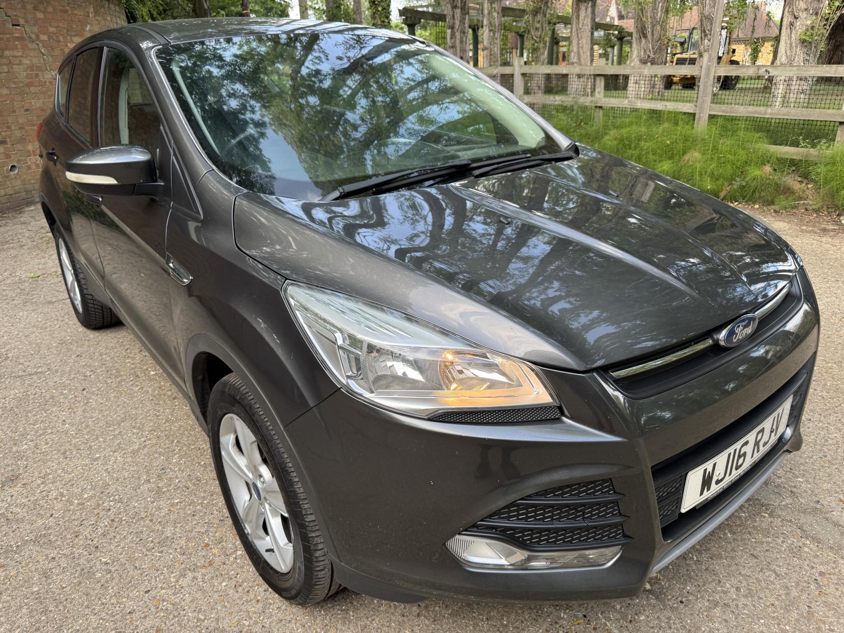 Ford Kuga 2.0 TDCi Zetec SUV 5dr Diesel Powershift AWD Euro 6 (s/s) (150 ps)