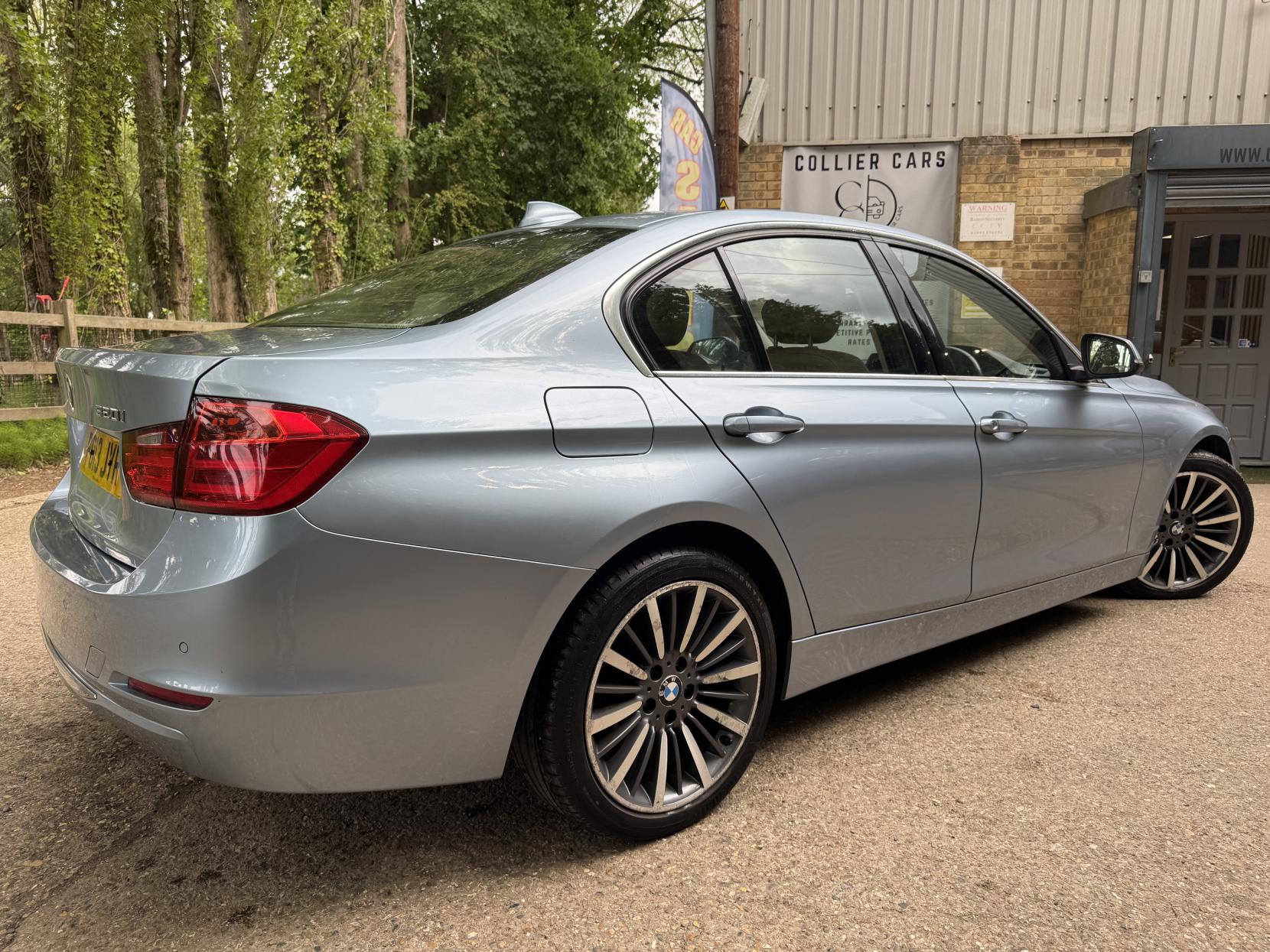 BMW 3 Series 2.0 320i Luxury Saloon 4dr Petrol Manual Euro 6 (s/s) (184 ps)