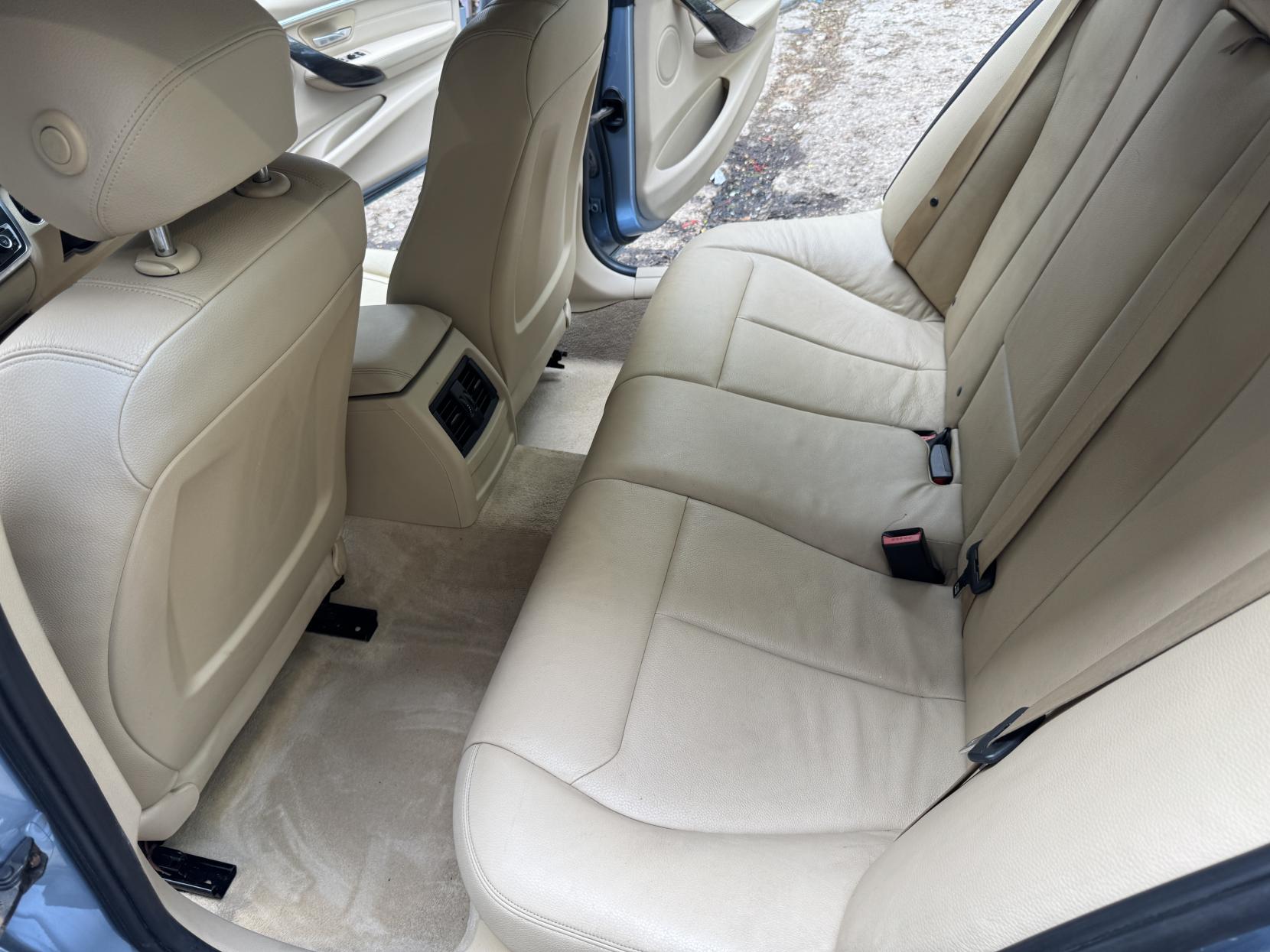 BMW 3 Series 2.0 320i Luxury Saloon 4dr Petrol Manual Euro 6 (s/s) (184 ps)