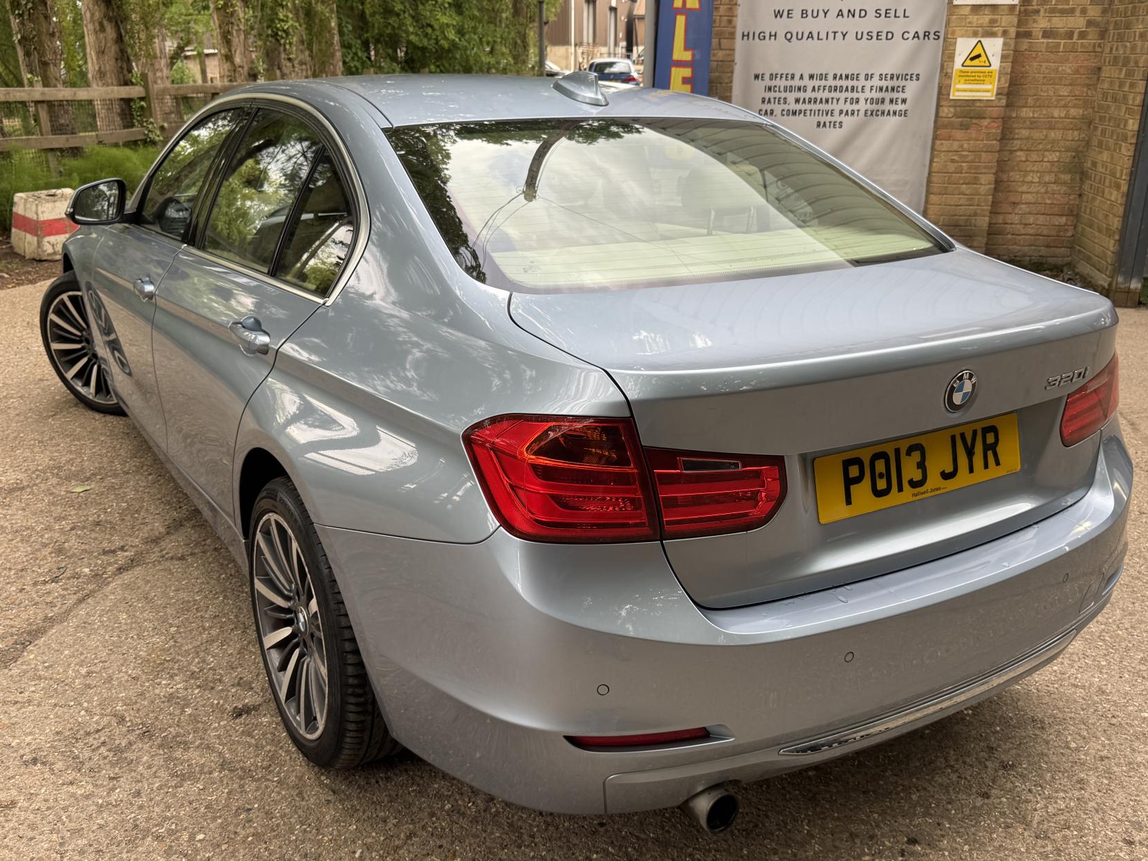 BMW 3 Series 2.0 320i Luxury Saloon 4dr Petrol Manual Euro 6 (s/s) (184 ps)