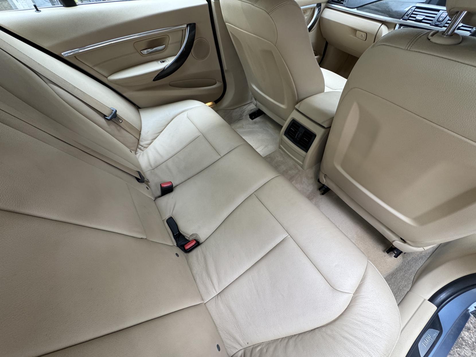 BMW 3 Series 2.0 320i Luxury Saloon 4dr Petrol Manual Euro 6 (s/s) (184 ps)