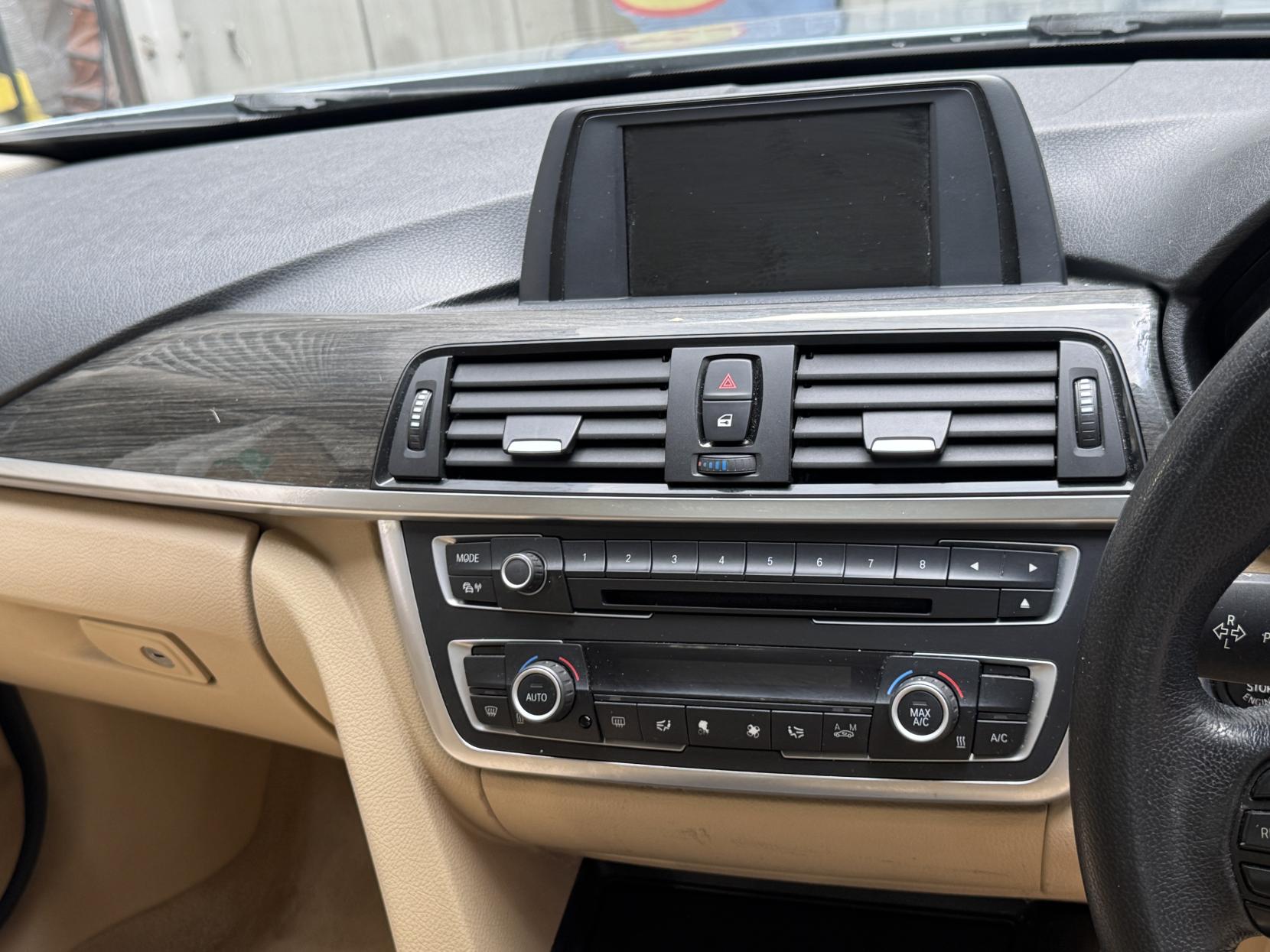 BMW 3 Series 2.0 320i Luxury Saloon 4dr Petrol Manual Euro 6 (s/s) (184 ps)