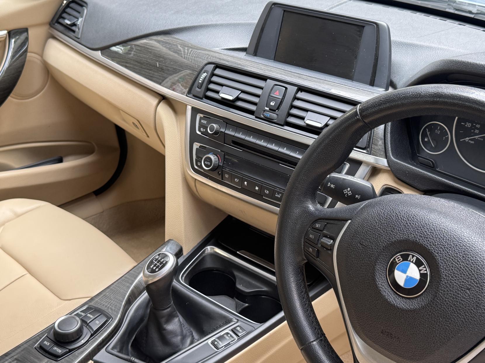 BMW 3 Series 2.0 320i Luxury Saloon 4dr Petrol Manual Euro 6 (s/s) (184 ps)