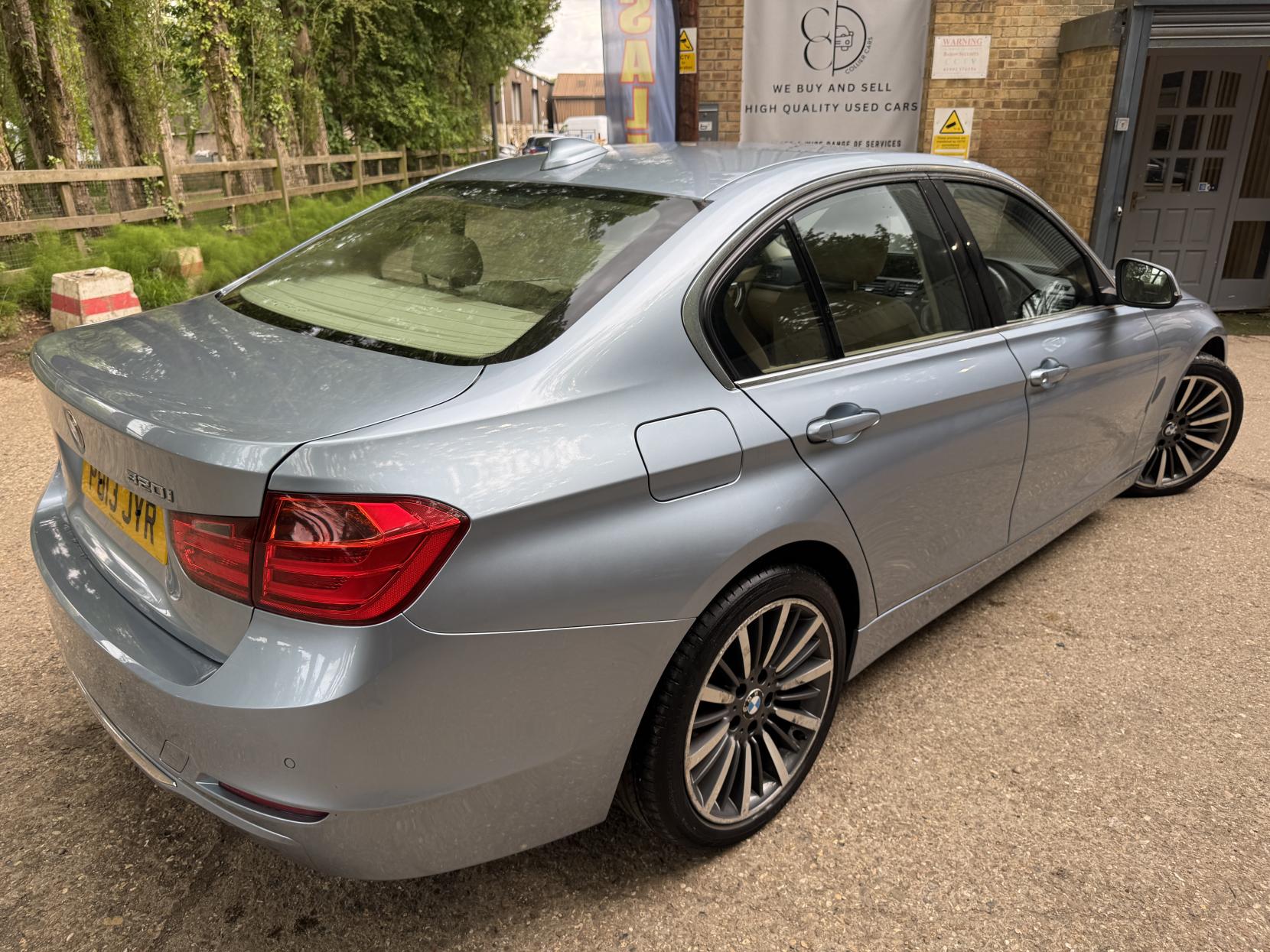 BMW 3 Series 2.0 320i Luxury Saloon 4dr Petrol Manual Euro 6 (s/s) (184 ps)
