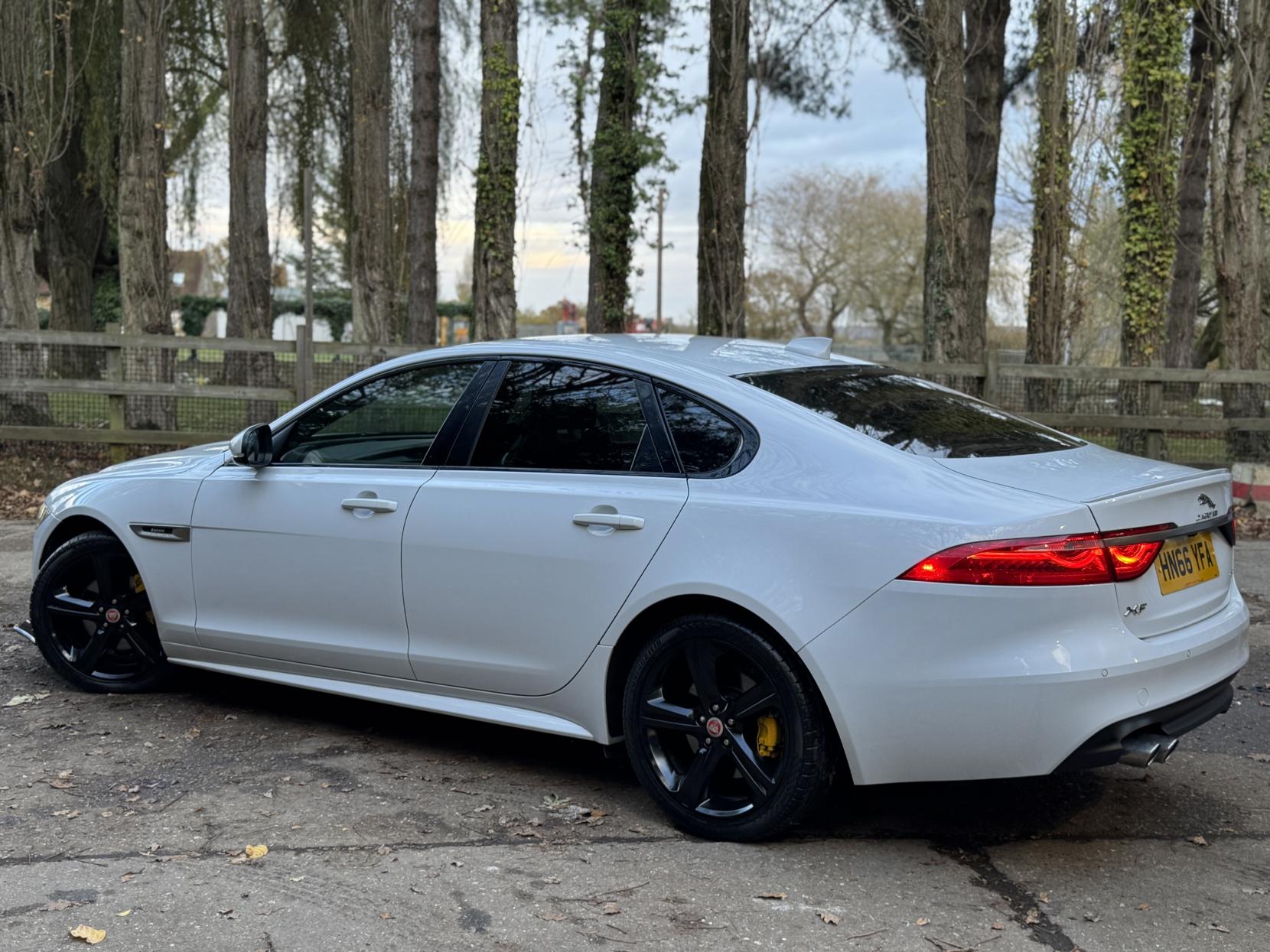 Jaguar XF 2.0d R-Sport Saloon 4dr Diesel Auto Euro 6 (s/s) (180 ps)