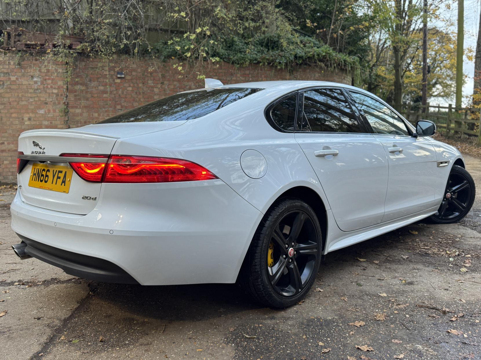 Jaguar XF 2.0d R-Sport Saloon 4dr Diesel Auto Euro 6 (s/s) (180 ps)