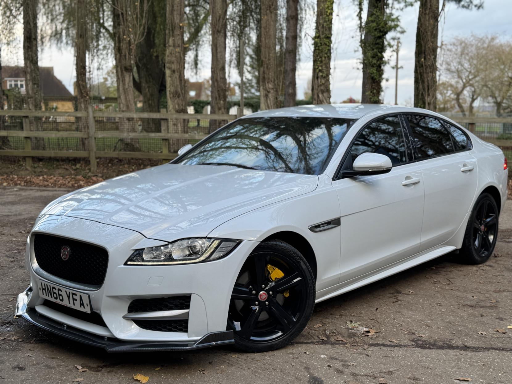 Jaguar XF 2.0d R-Sport Saloon 4dr Diesel Auto Euro 6 (s/s) (180 ps)