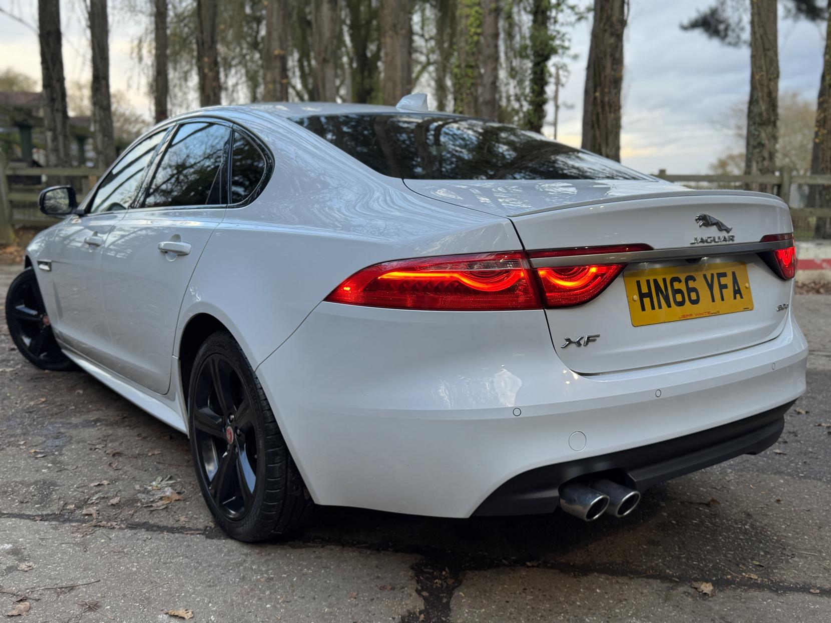 Jaguar XF 2.0d R-Sport Saloon 4dr Diesel Auto Euro 6 (s/s) (180 ps)