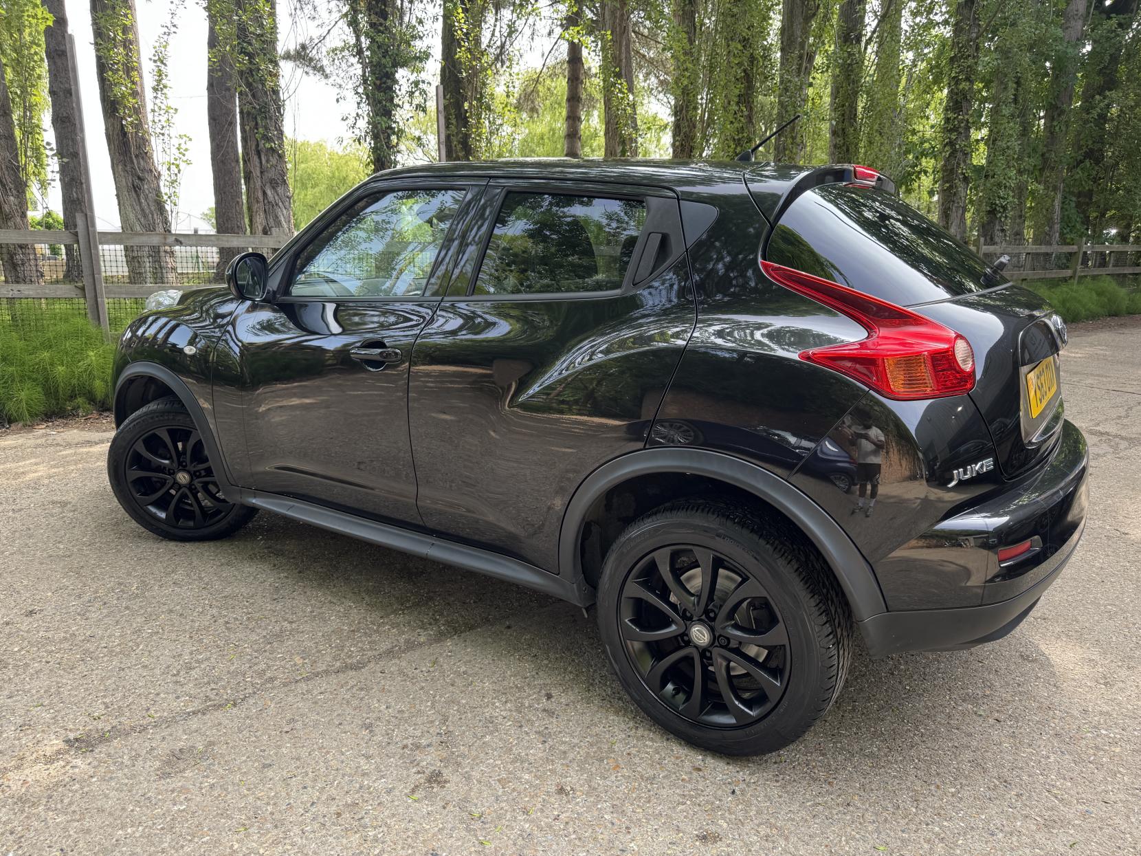 Nissan Juke 1.6 Tekna SUV 5dr Petrol Manual Euro 5 (s/s) (117 ps)