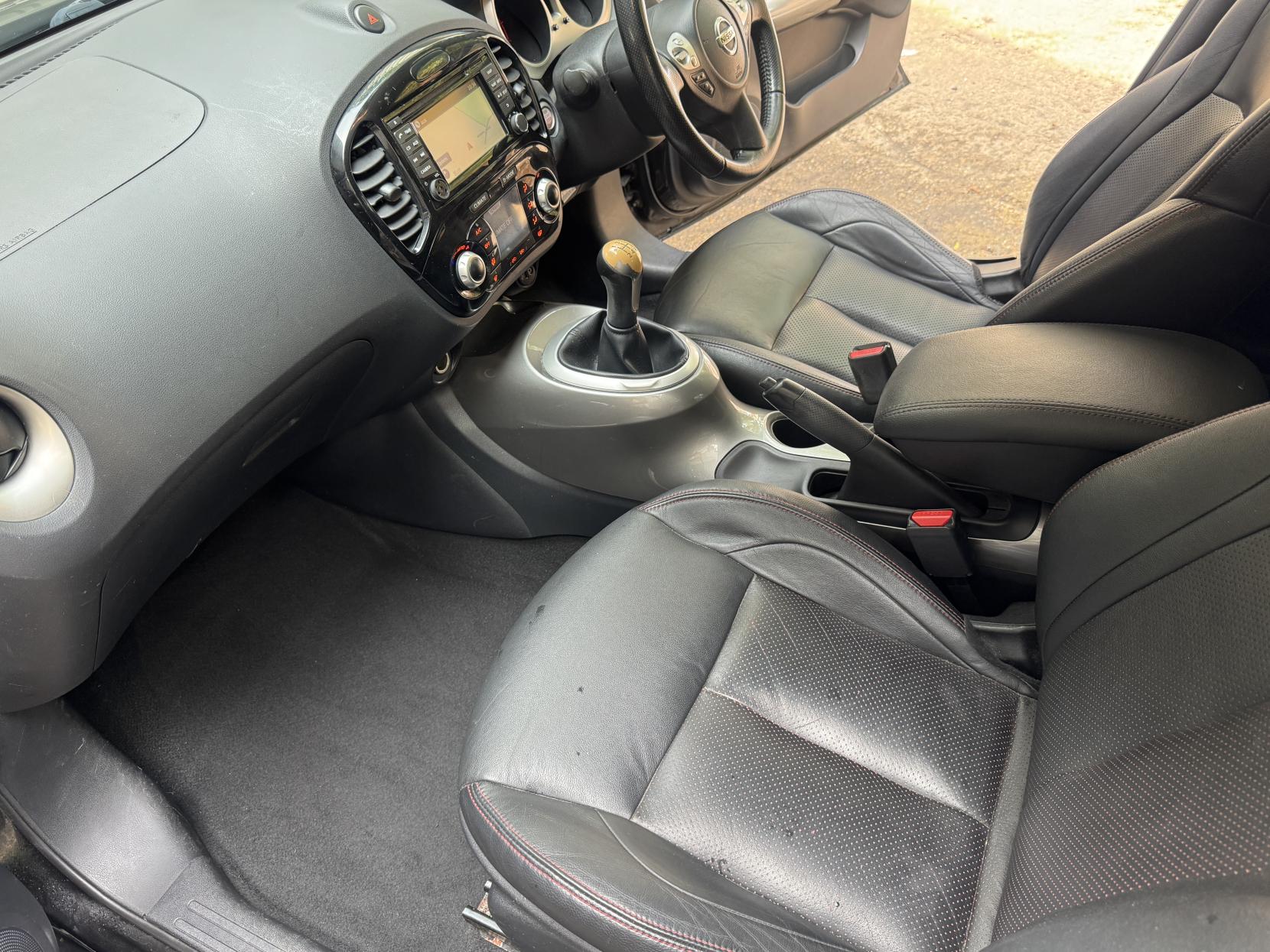 Nissan Juke 1.6 Tekna SUV 5dr Petrol Manual Euro 5 (s/s) (117 ps)