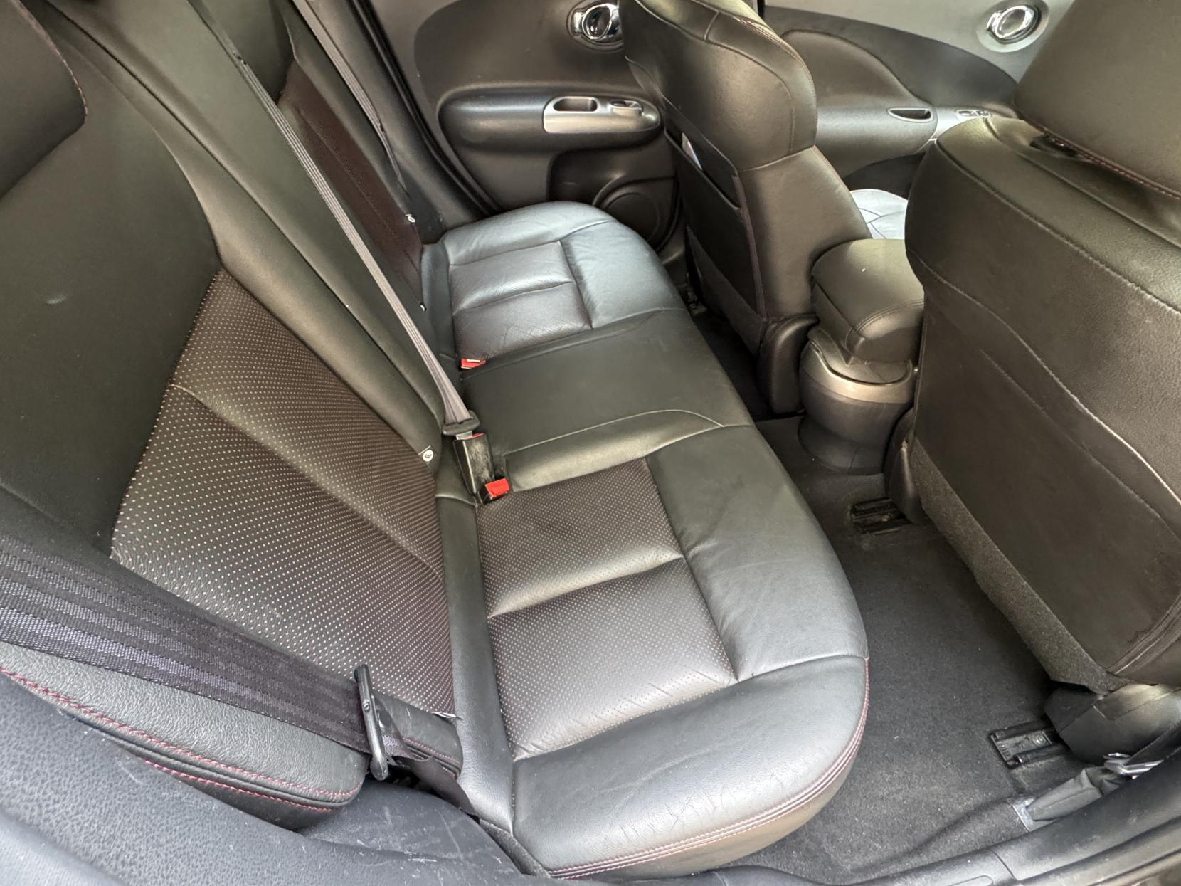 Nissan Juke 1.6 Tekna SUV 5dr Petrol Manual Euro 5 (s/s) (117 ps)