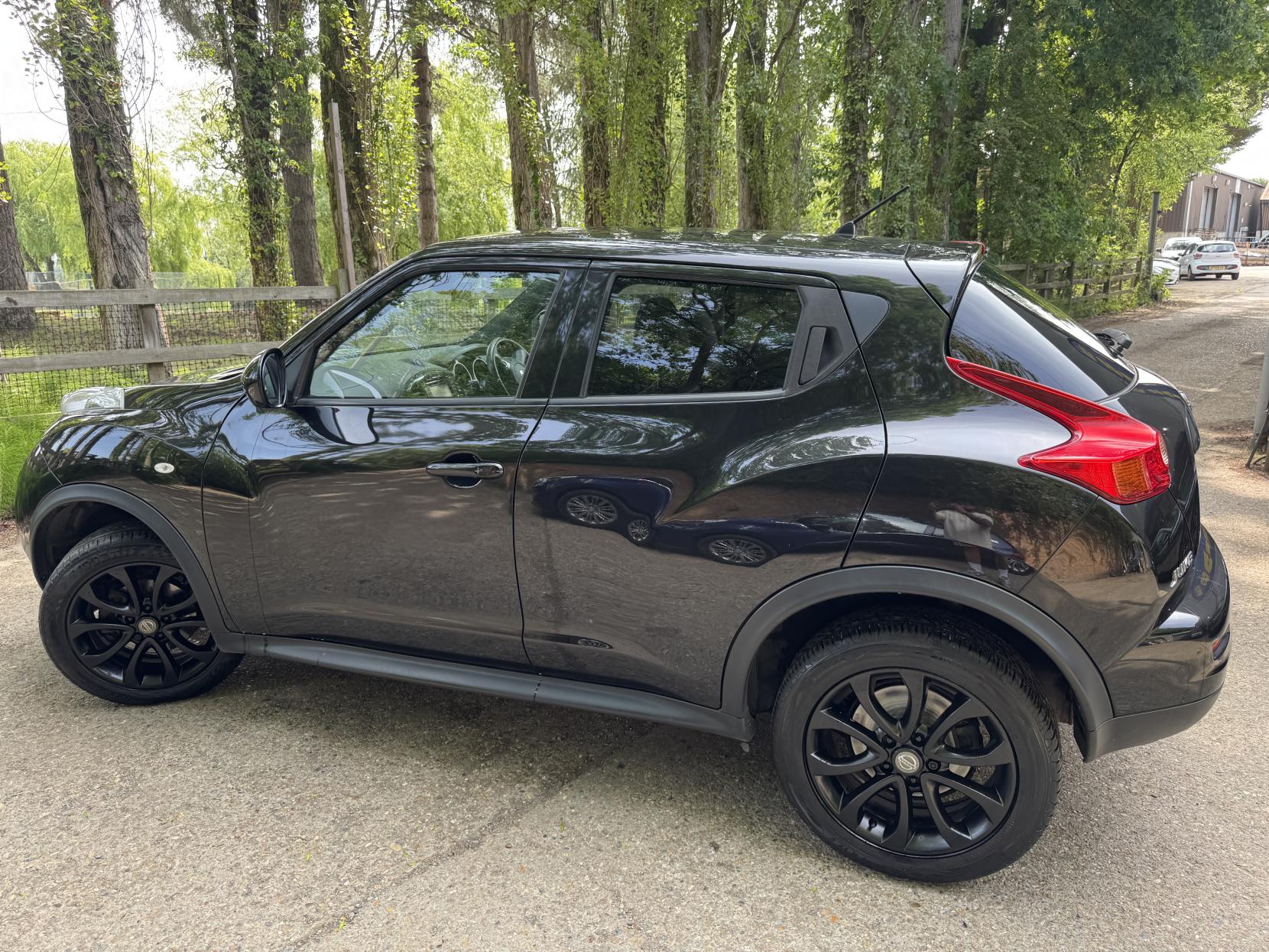 Nissan Juke 1.6 Tekna SUV 5dr Petrol Manual Euro 5 (s/s) (117 ps)