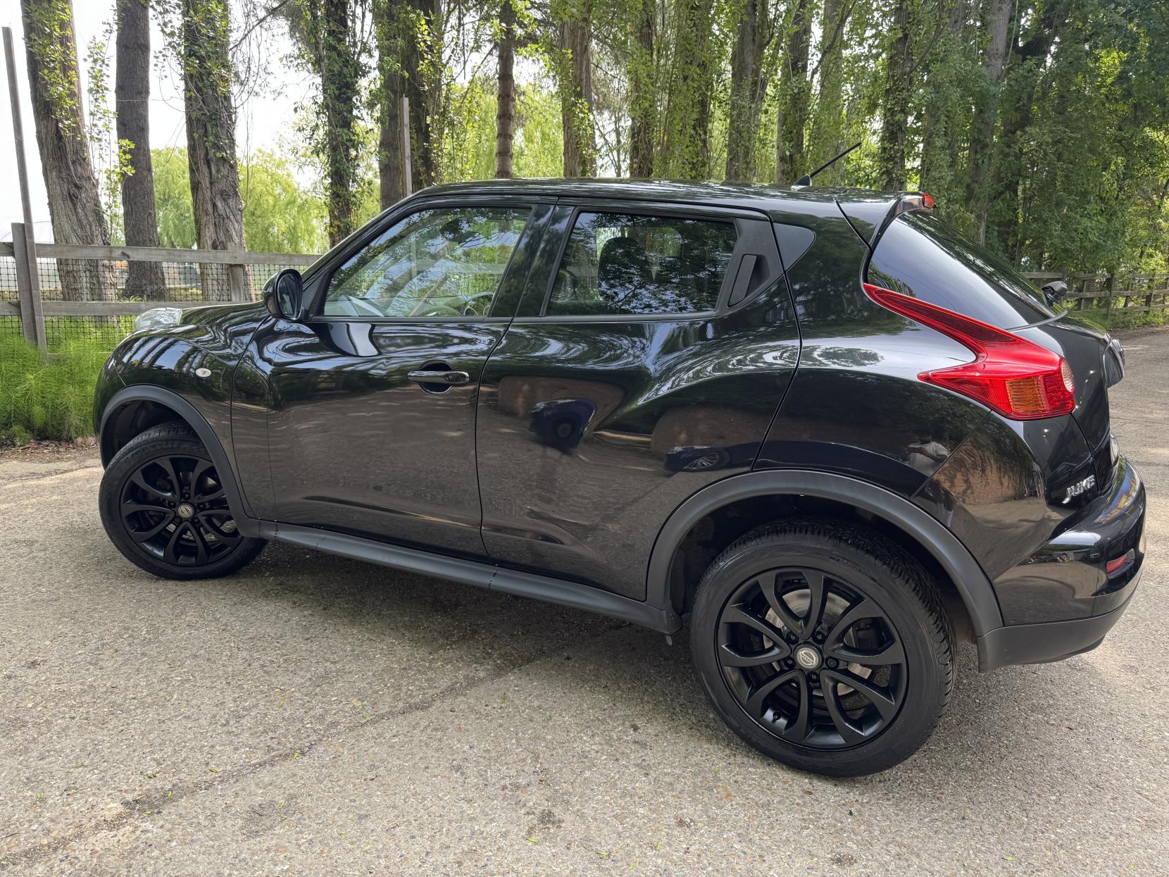 Nissan Juke 1.6 Tekna SUV 5dr Petrol Manual Euro 5 (s/s) (117 ps)