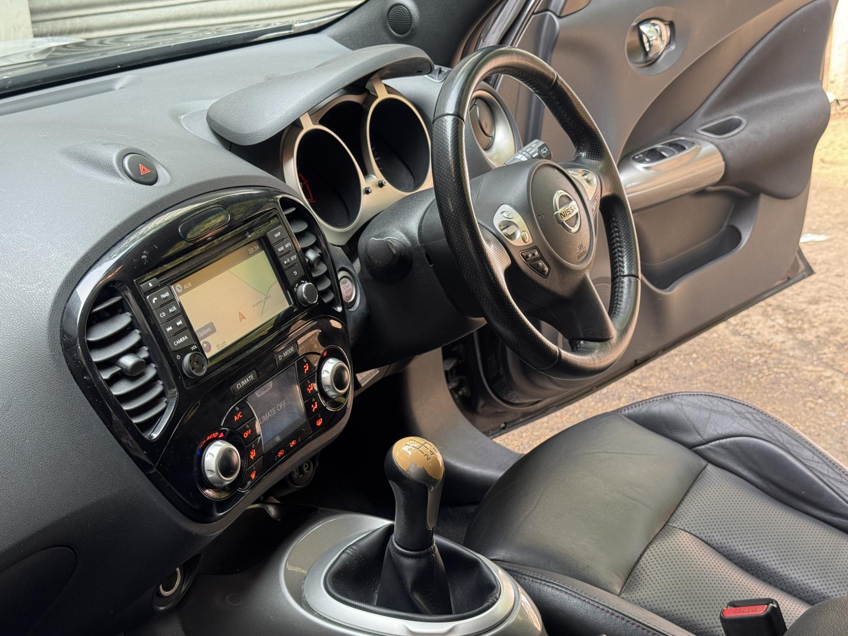 Nissan Juke 1.6 Tekna SUV 5dr Petrol Manual Euro 5 (s/s) (117 ps)