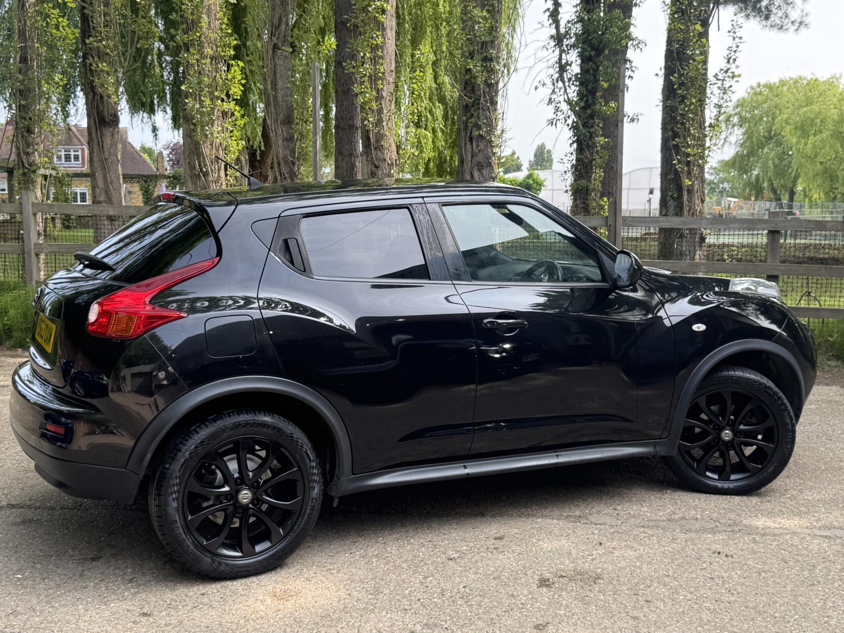 Nissan Juke 1.6 Tekna SUV 5dr Petrol Manual Euro 5 (s/s) (117 ps)