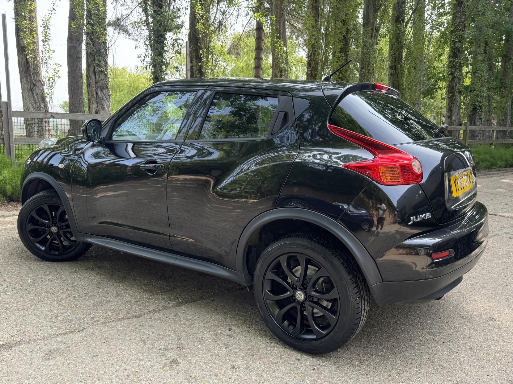 Nissan Juke 1.6 Tekna SUV 5dr Petrol Manual Euro 5 (s/s) (117 ps)