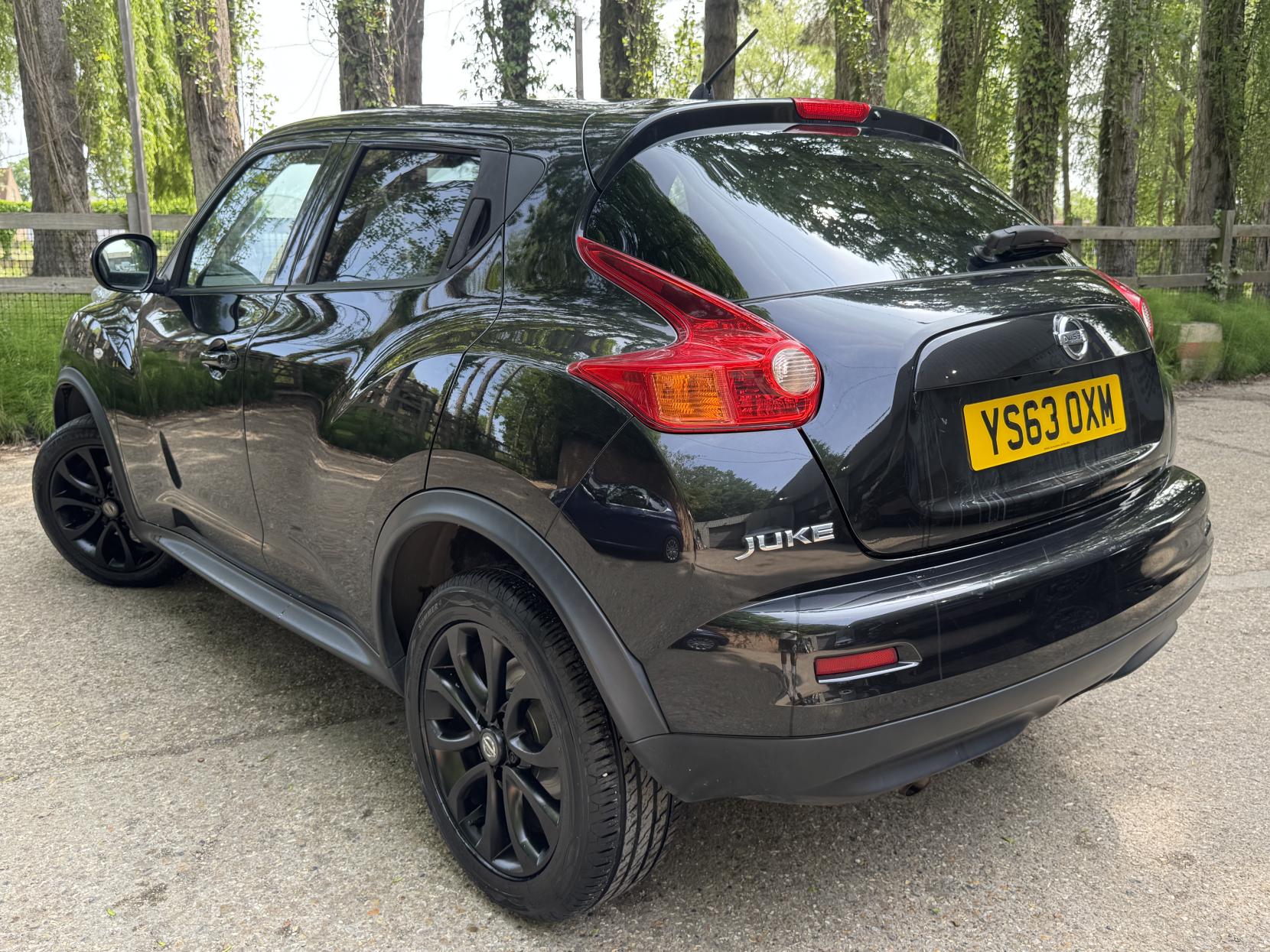 Nissan Juke 1.6 Tekna SUV 5dr Petrol Manual Euro 5 (s/s) (117 ps)
