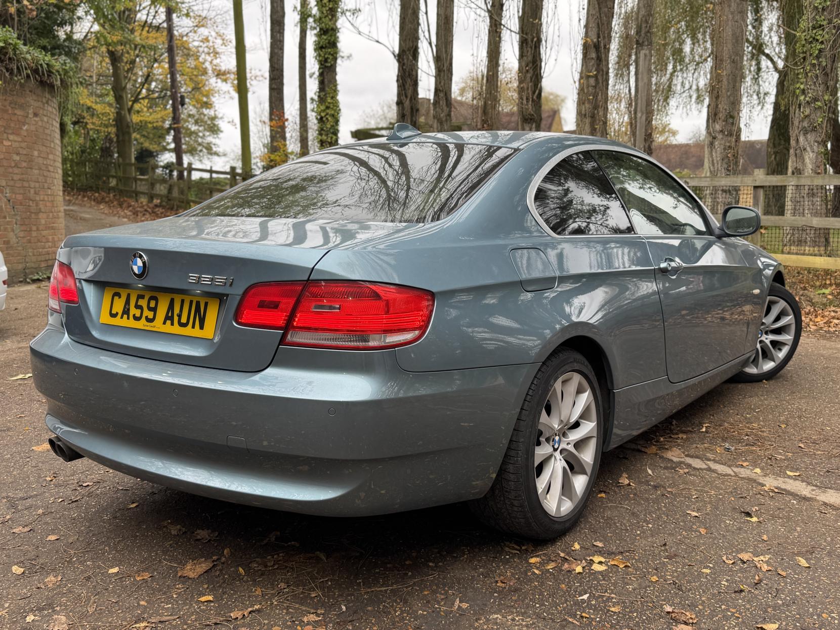 BMW 3 Series 3.0 325i SE Coupe 2dr Petrol Steptronic Euro 5 (218 ps)