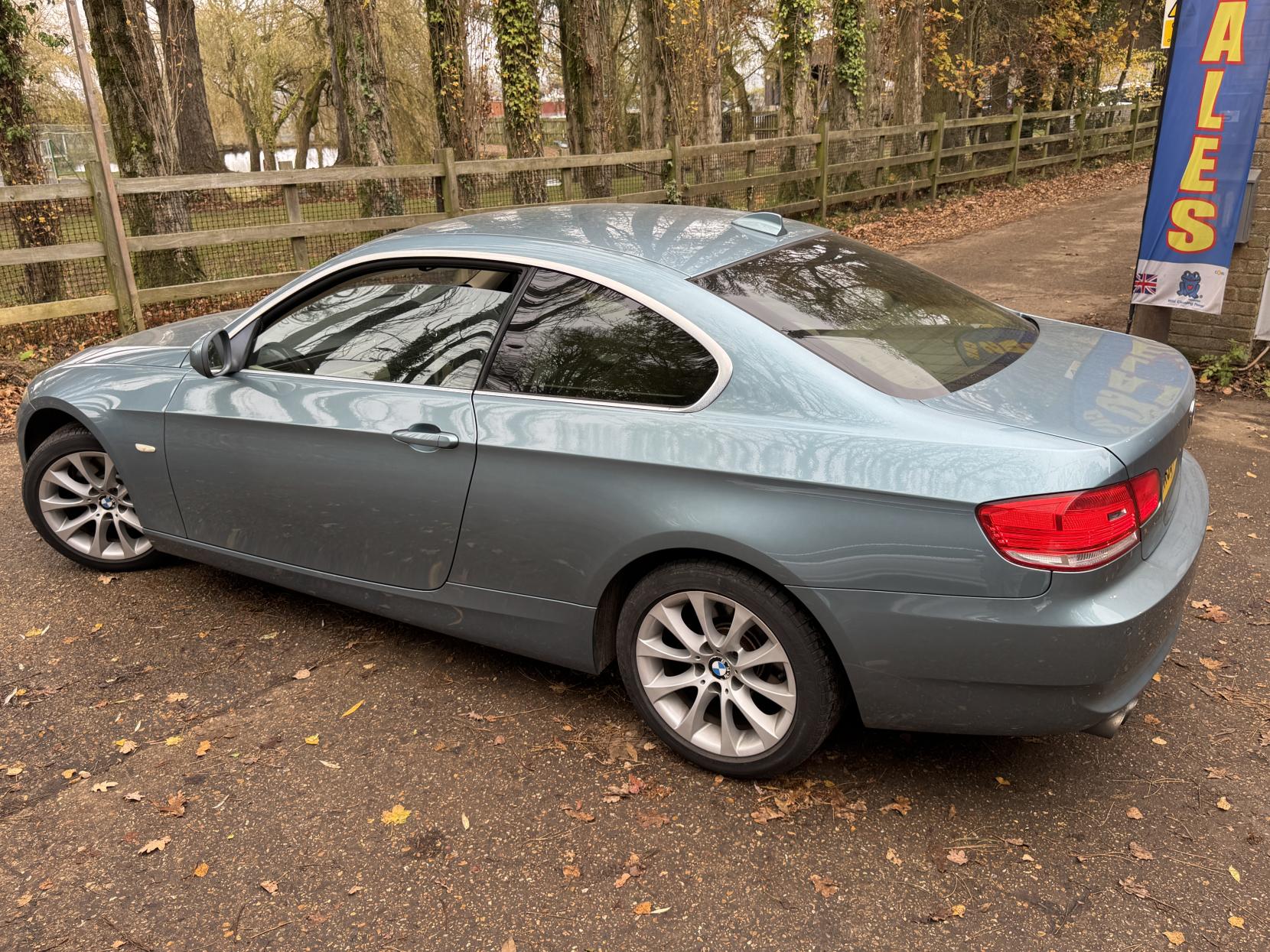 BMW 3 Series 3.0 325i SE Coupe 2dr Petrol Steptronic Euro 5 (218 ps)