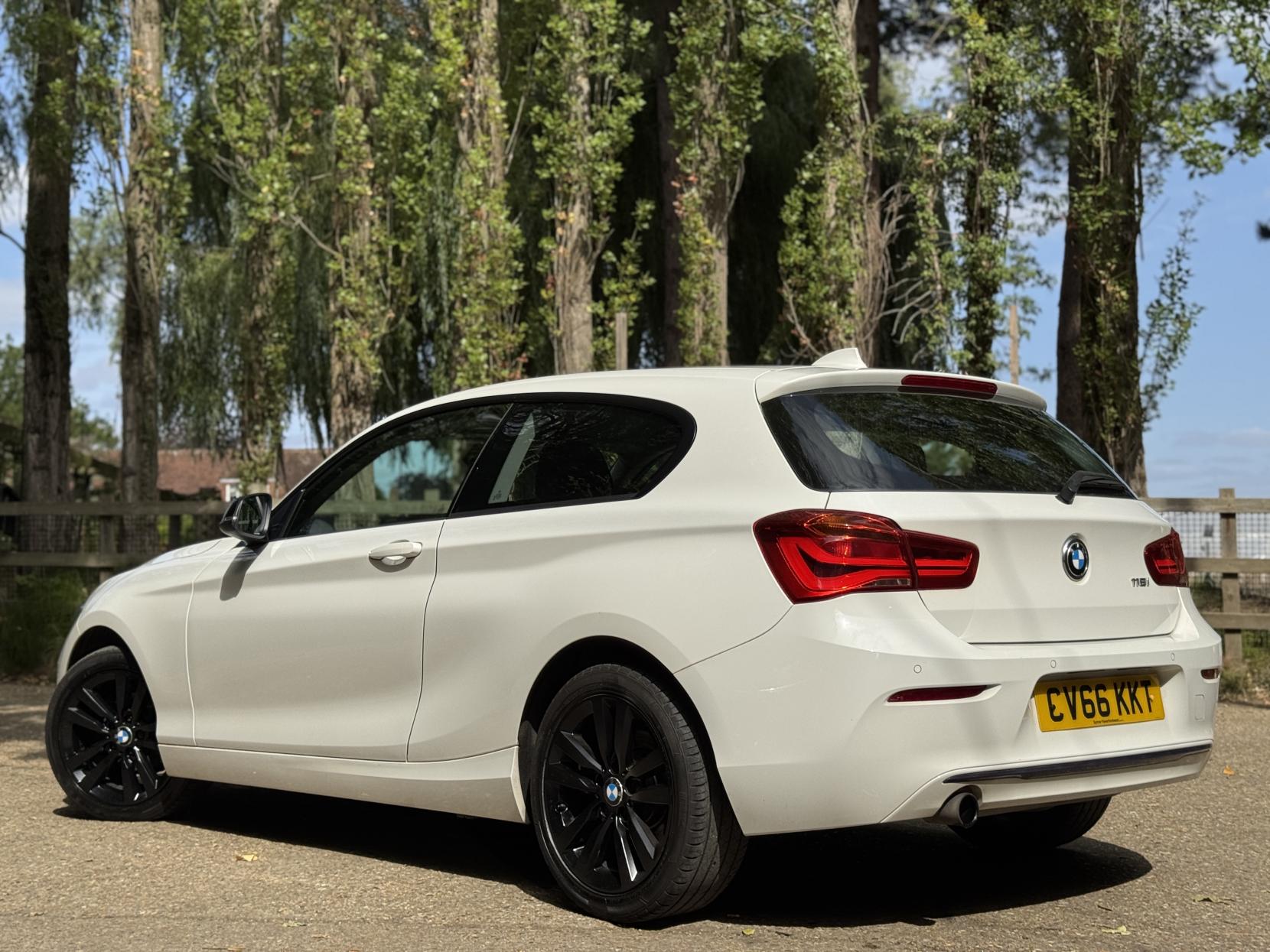 BMW 1 Series 1.5 118i Sport Hatchback 3dr Petrol Manual Euro 6 (s/s) (136 ps)