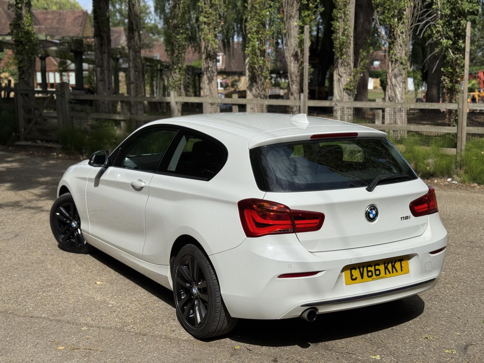 BMW 1 Series 1.5 118i Sport Hatchback 3dr Petrol Manual Euro 6 (s/s) (136 ps)