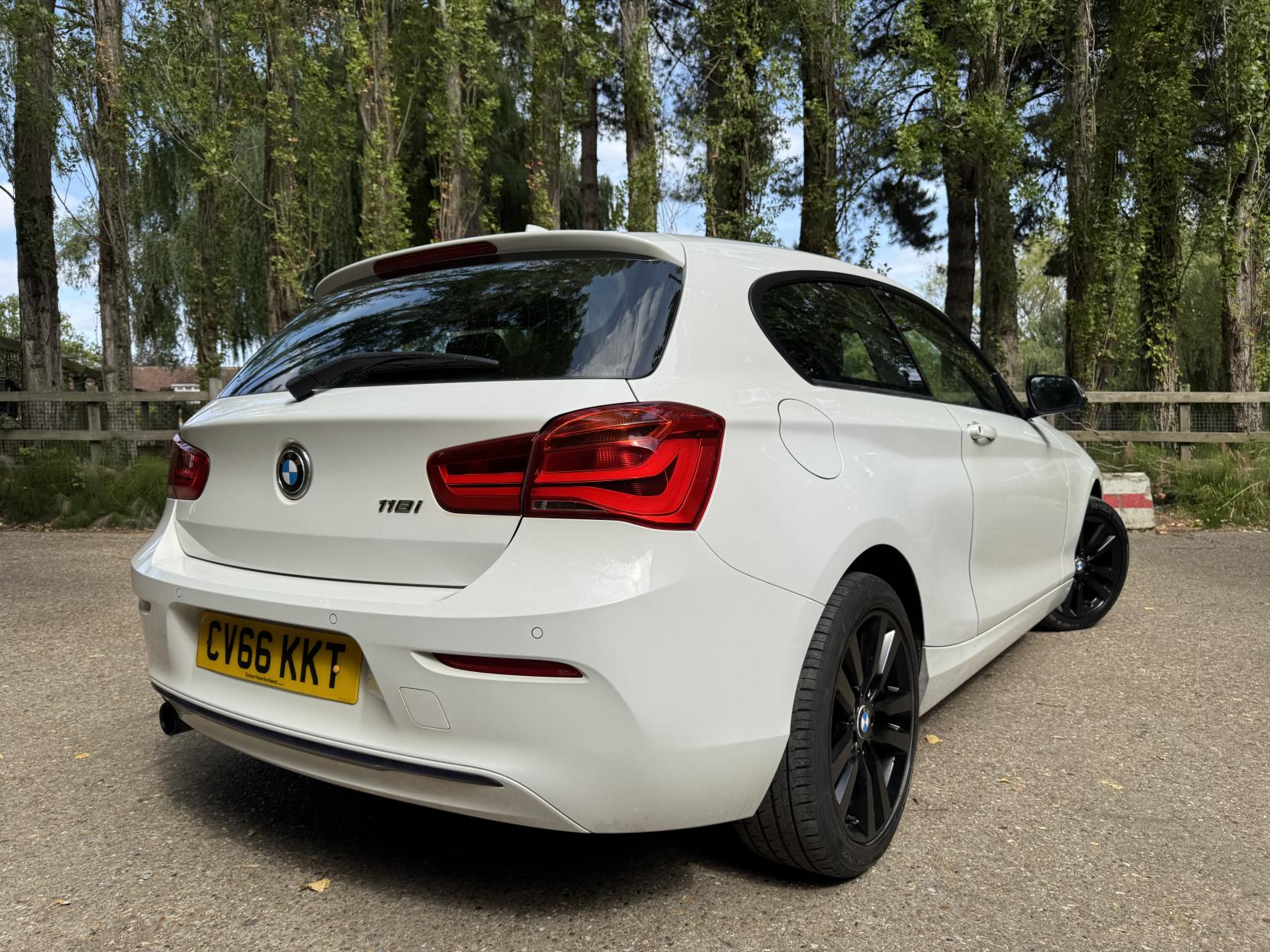 BMW 1 Series 1.5 118i Sport Hatchback 3dr Petrol Manual Euro 6 (s/s) (136 ps)