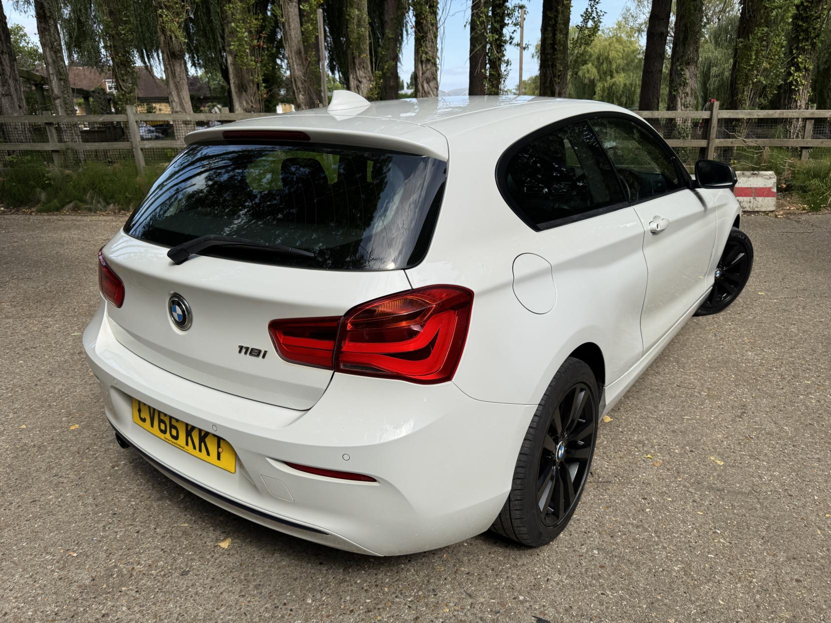 BMW 1 Series 1.5 118i Sport Hatchback 3dr Petrol Manual Euro 6 (s/s) (136 ps)