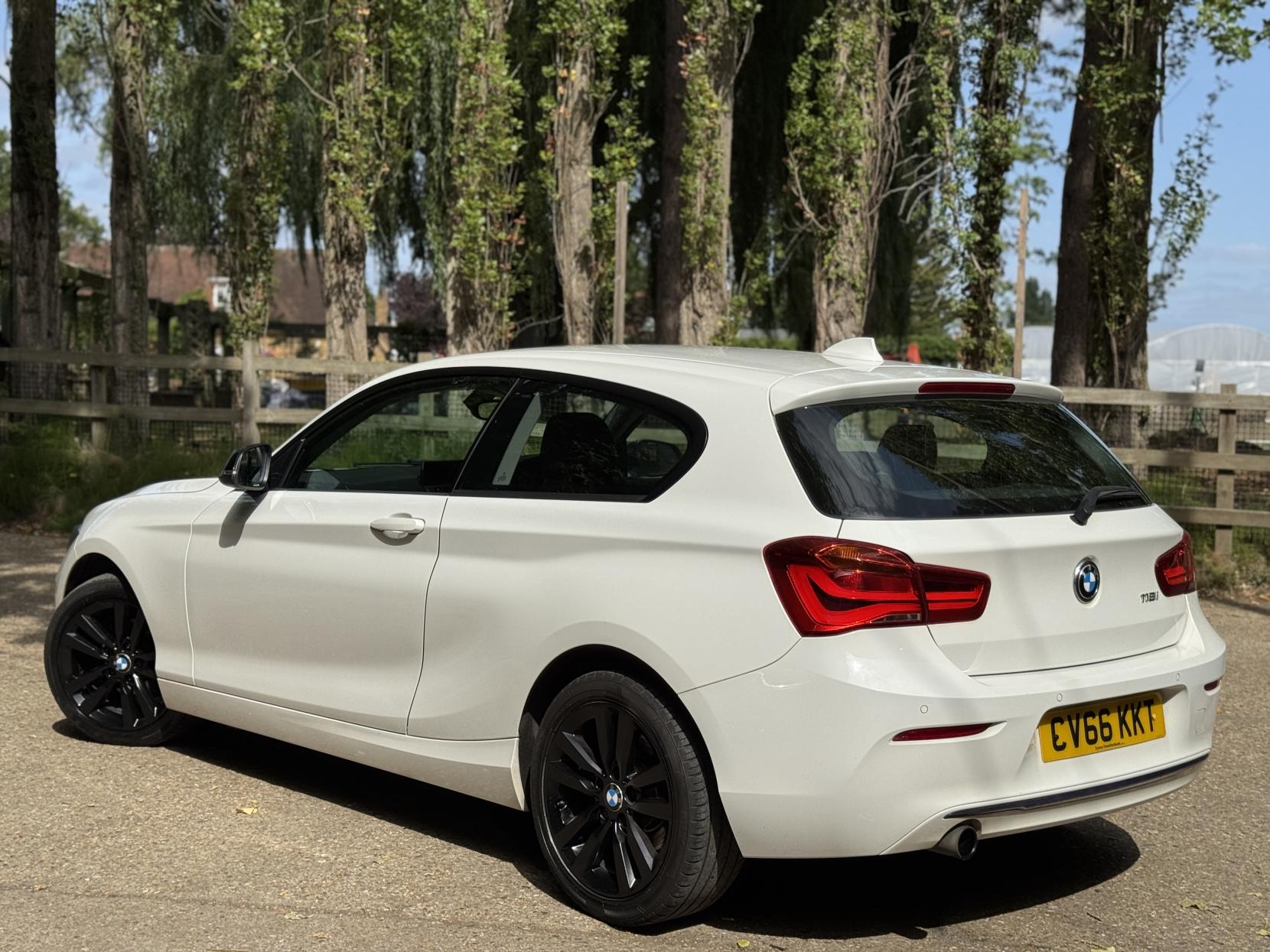 BMW 1 Series 1.5 118i Sport Hatchback 3dr Petrol Manual Euro 6 (s/s) (136 ps)