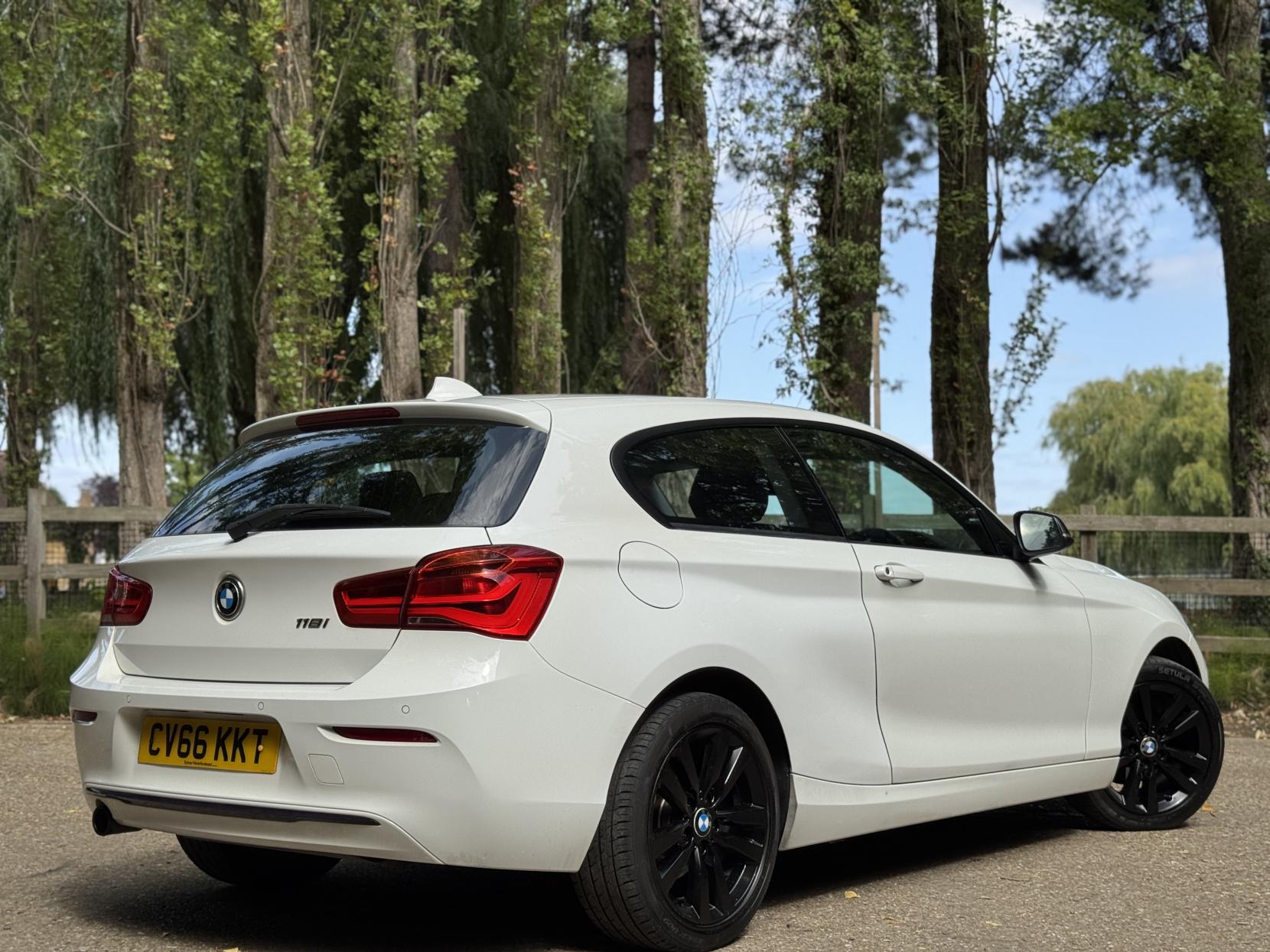 BMW 1 Series 1.5 118i Sport Hatchback 3dr Petrol Manual Euro 6 (s/s) (136 ps)