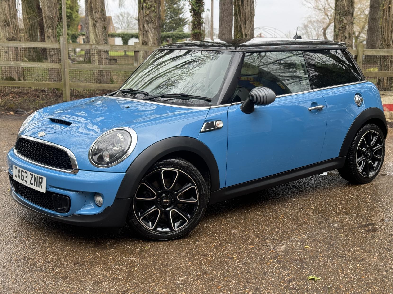 MINI Hatch 1.6 Cooper S Bayswater Hatchback 3dr Petrol Manual Euro 5 (s/s) (184 ps)