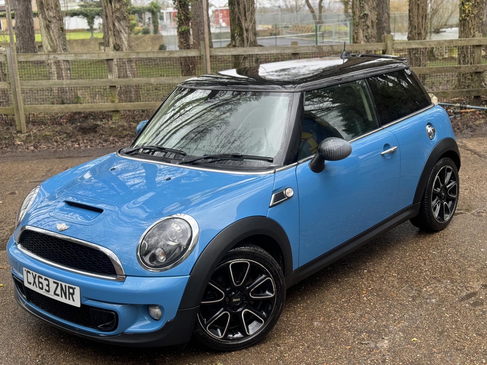 MINI Hatch 1.6 Cooper S Bayswater Hatchback 3dr Petrol Manual Euro 5 (s/s) (184 ps)