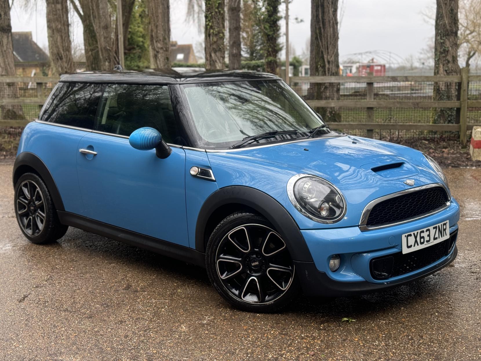 MINI Hatch 1.6 Cooper S Bayswater Hatchback 3dr Petrol Manual Euro 5 (s/s) (184 ps)