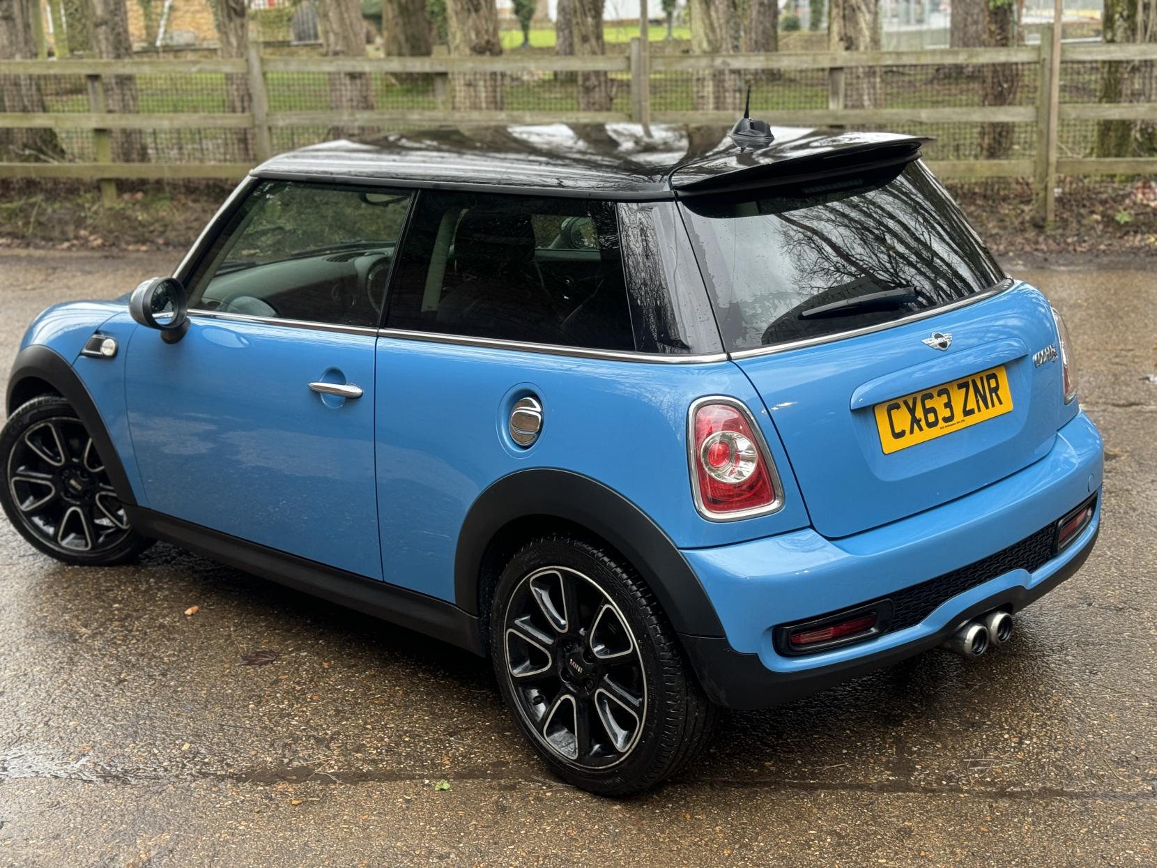 MINI Hatch 1.6 Cooper S Bayswater Hatchback 3dr Petrol Manual Euro 5 (s/s) (184 ps)