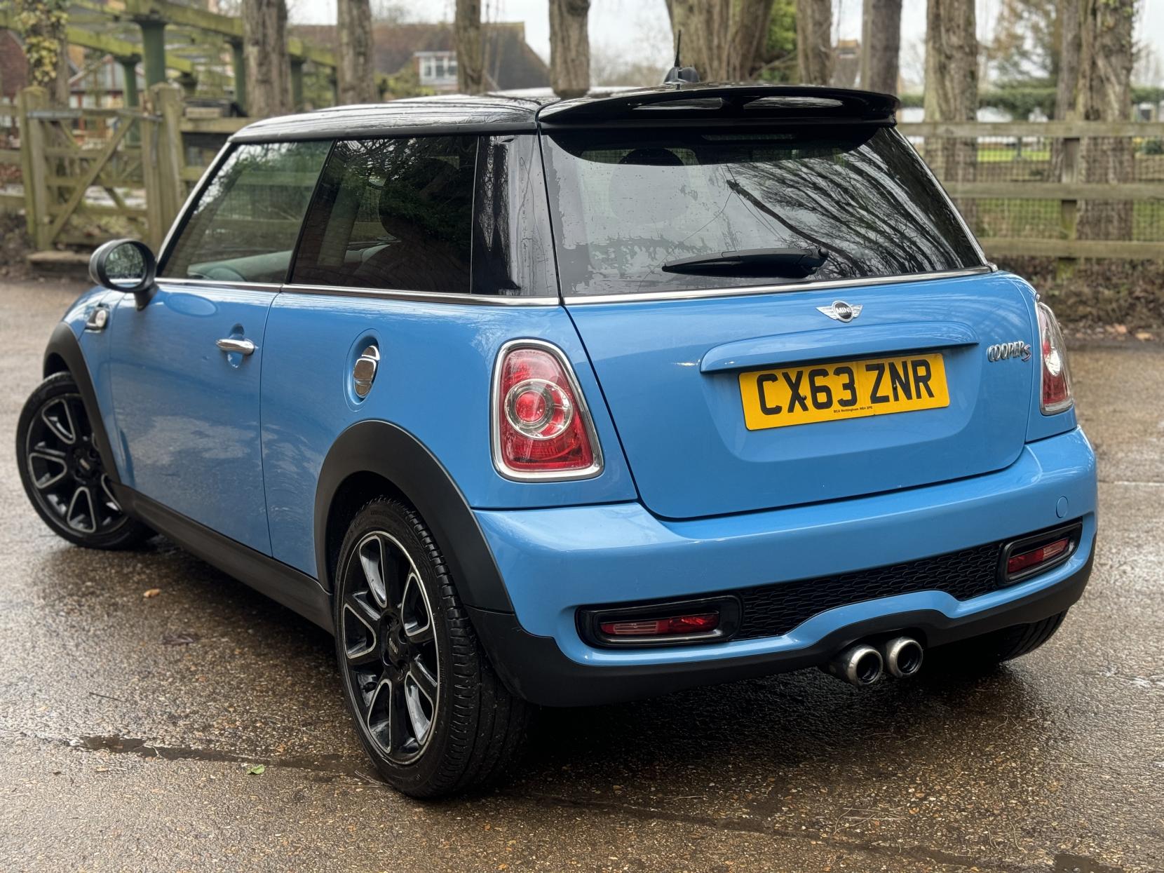 MINI Hatch 1.6 Cooper S Bayswater Hatchback 3dr Petrol Manual Euro 5 (s/s) (184 ps)