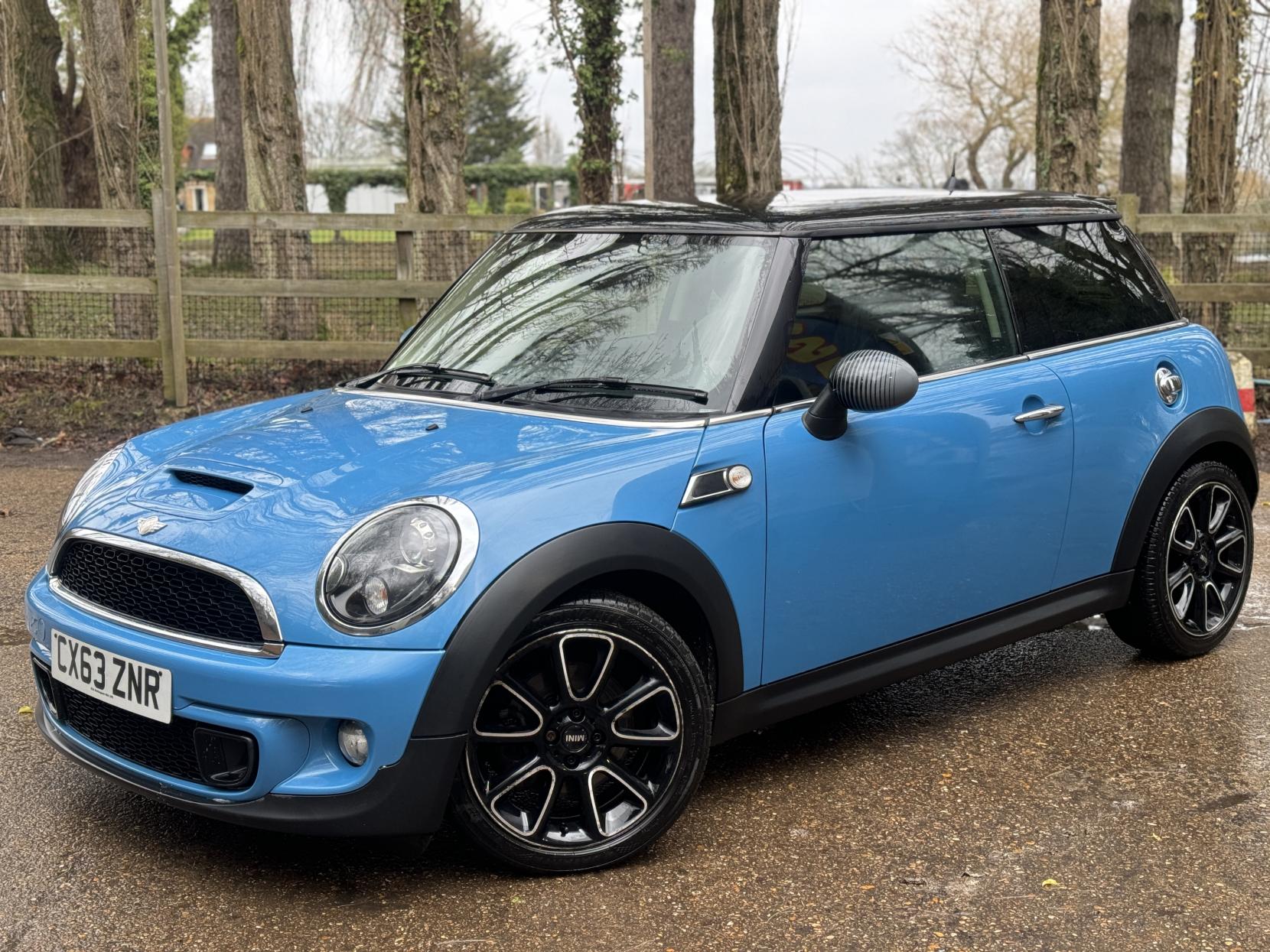 MINI Hatch 1.6 Cooper S Bayswater Hatchback 3dr Petrol Manual Euro 5 (s/s) (184 ps)