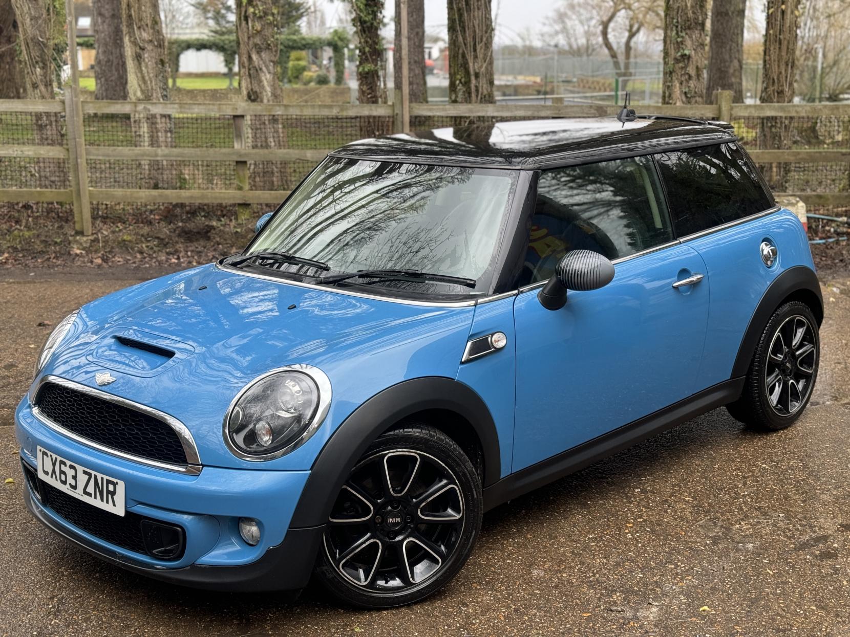 MINI Hatch 1.6 Cooper S Bayswater Hatchback 3dr Petrol Manual Euro 5 (s/s) (184 ps)