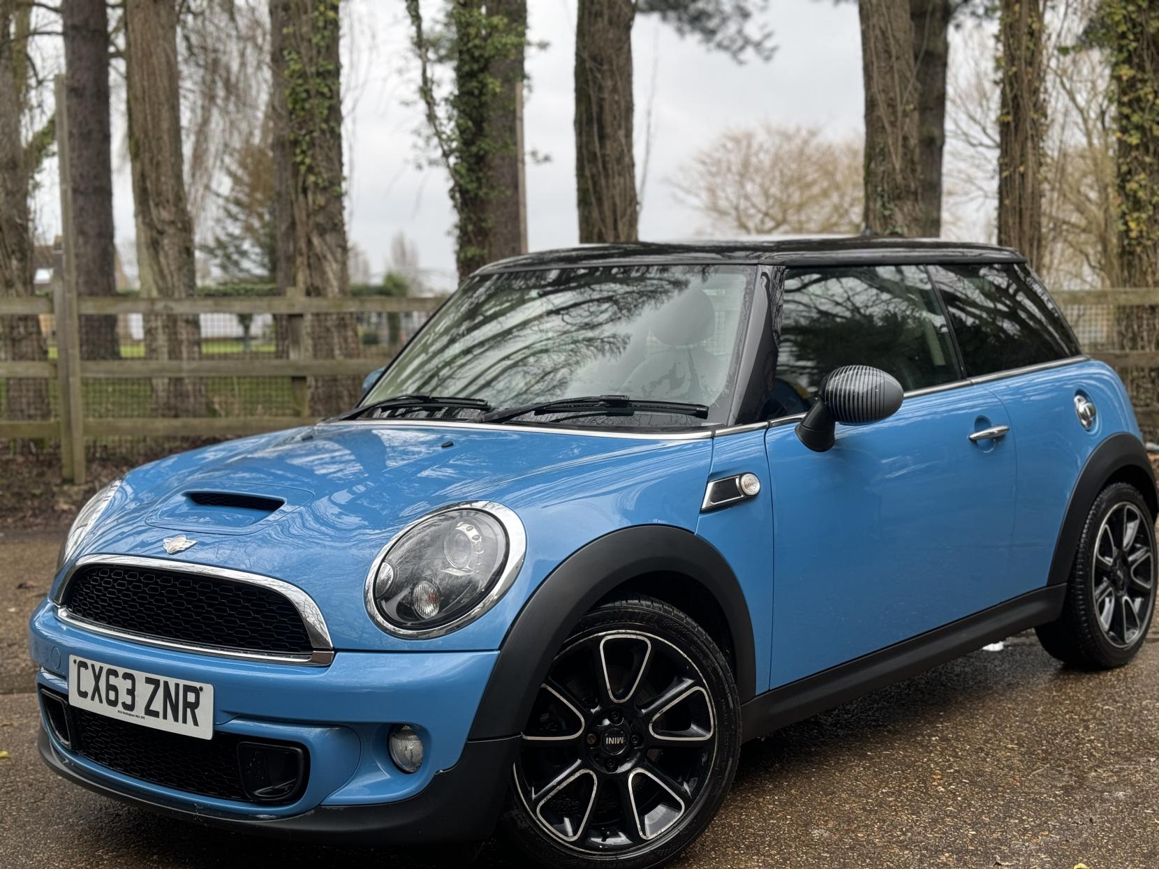 MINI Hatch 1.6 Cooper S Bayswater Hatchback 3dr Petrol Manual Euro 5 (s/s) (184 ps)