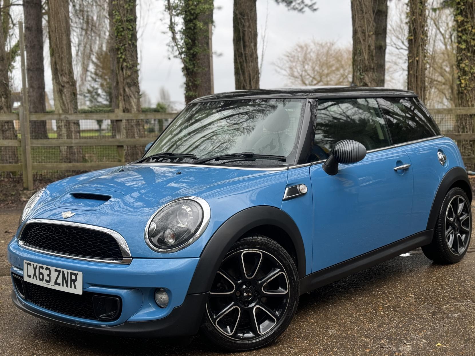 MINI Hatch 1.6 Cooper S Bayswater Hatchback 3dr Petrol Manual Euro 5 (s/s) (184 ps)