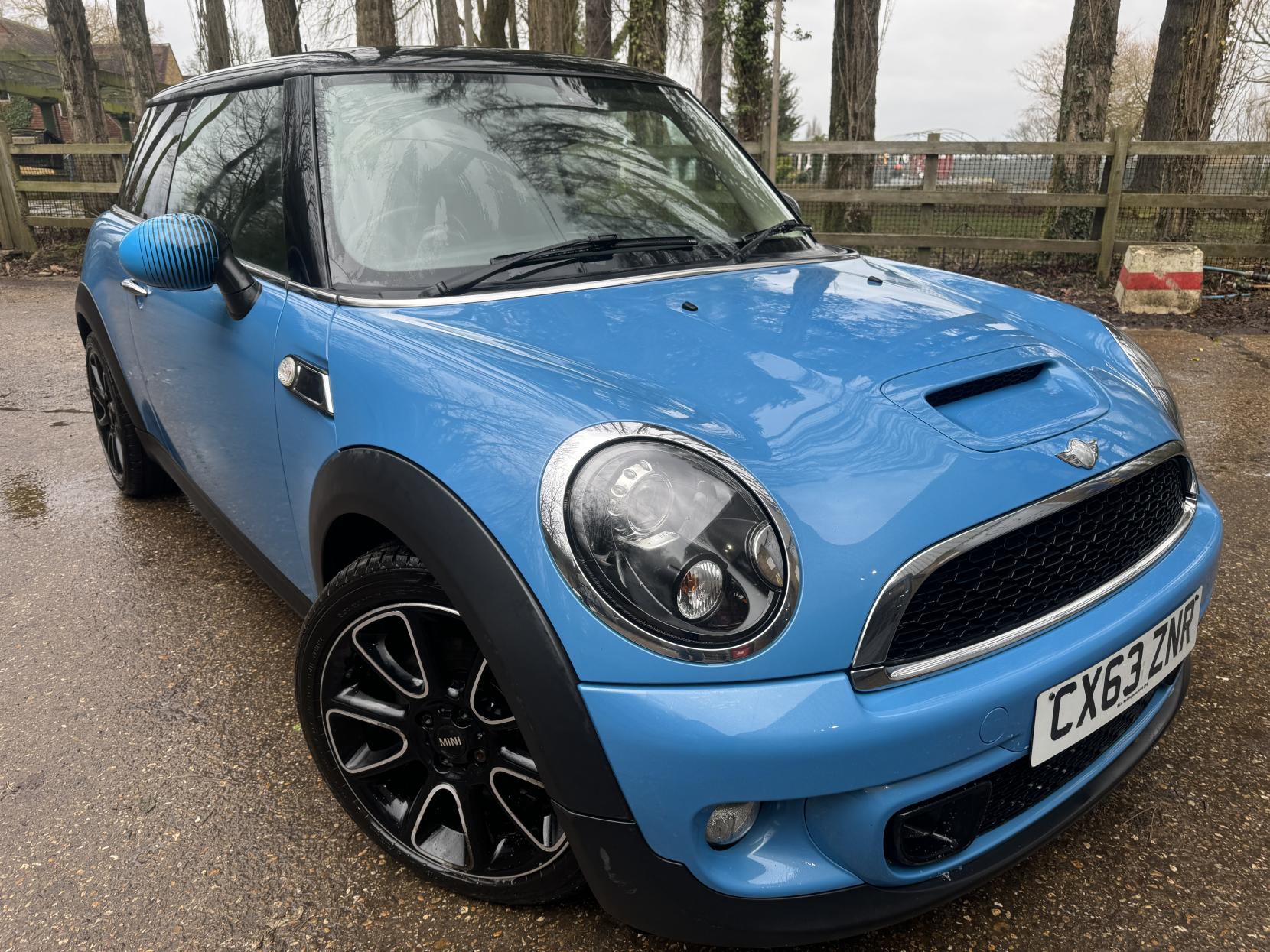 MINI Hatch 1.6 Cooper S Bayswater Hatchback 3dr Petrol Manual Euro 5 (s/s) (184 ps)